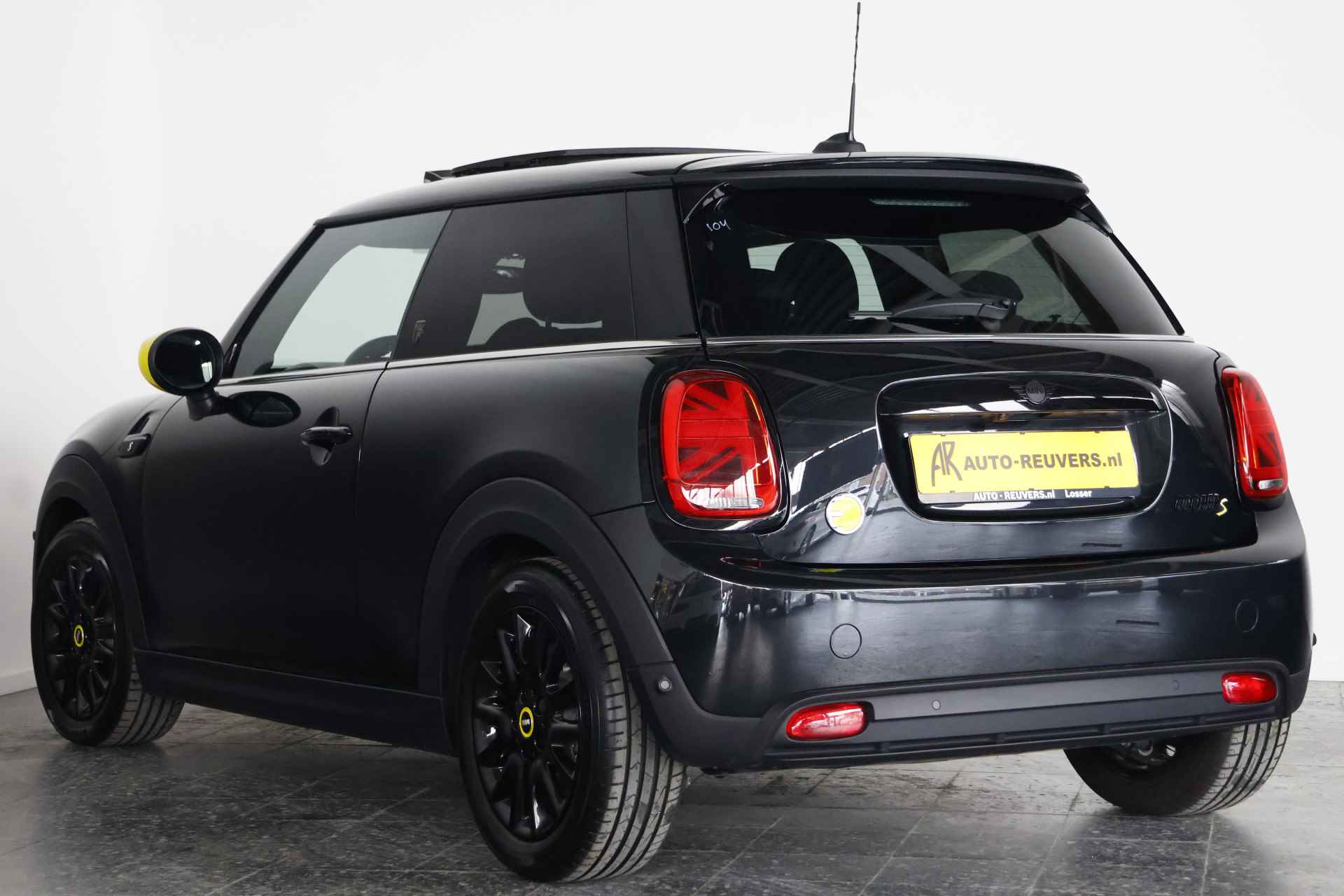 MINI Cooper Electric SE Yours 33 kWh / Opendak / Harmankardon / HUD / Leder - 5/29