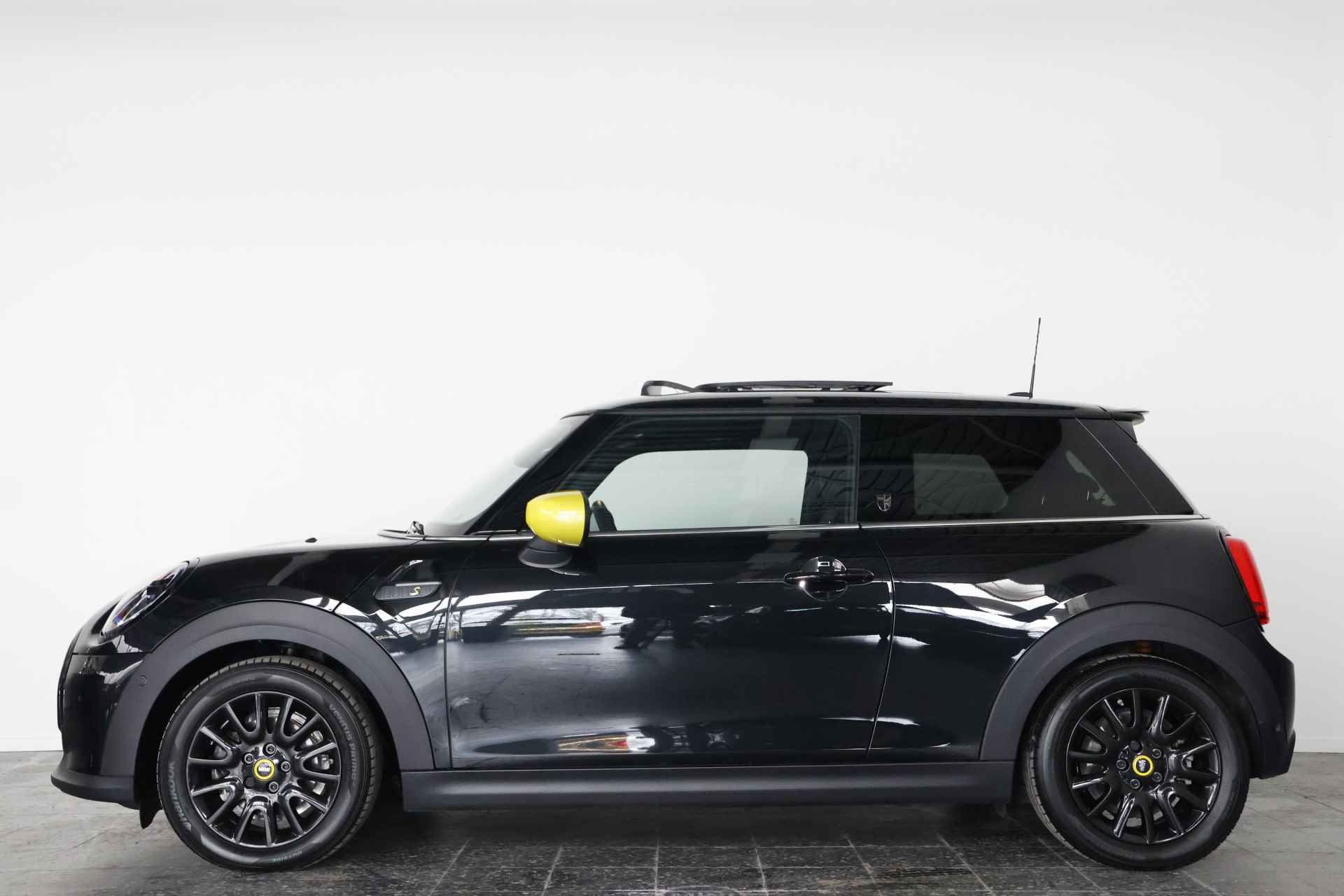 MINI Cooper Electric SE Yours 33 kWh / Opendak / Harmankardon / HUD / Leder - 29/29