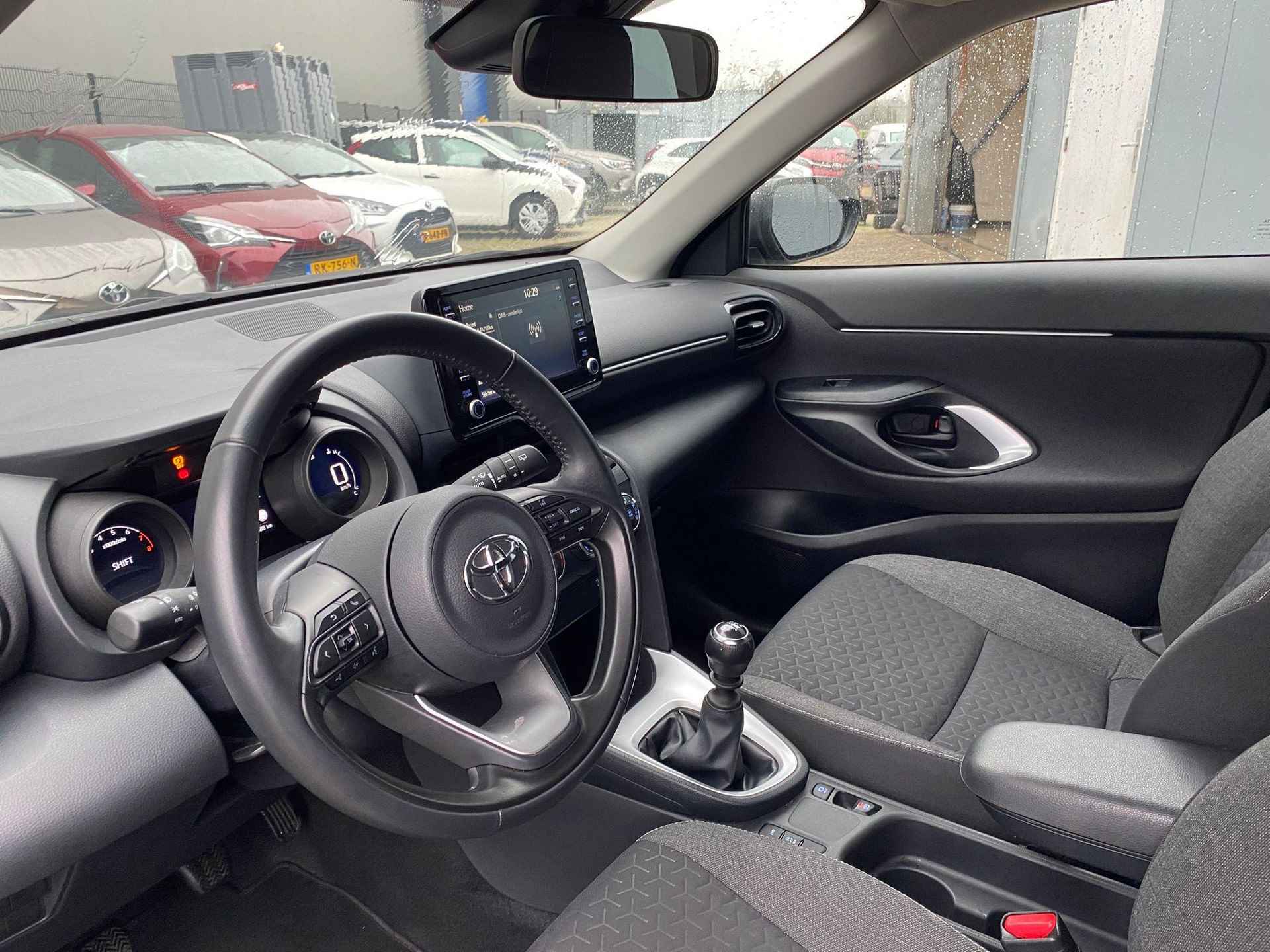 Toyota Yaris Cross 1.5 VVT-I Active | Apple CarPlay/Android Auto Navigatie | Adaptive Cruise Control | Achteruitrijcamera | Trekhaak | Toyota garantie tot 2033! - 6/16