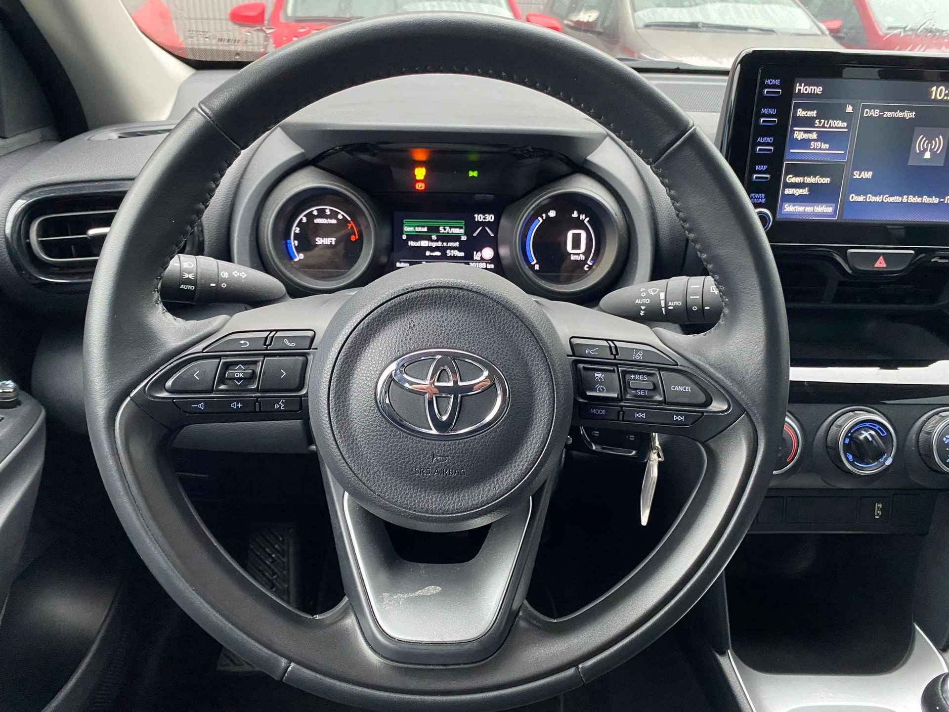 Toyota Yaris Cross 1.5 VVT-I Active | Apple CarPlay/Android Auto Navigatie | Adaptive Cruise Control | Achteruitrijcamera | Trekhaak | Toyota garantie tot 2033! - 9/16