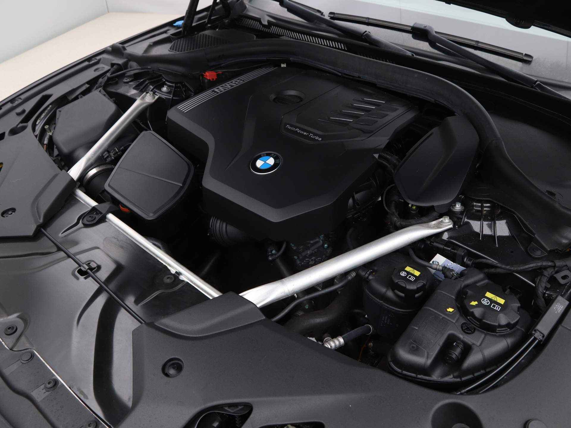BMW 5 Serie 520i High Exe M-Sport Aut. - 5/25