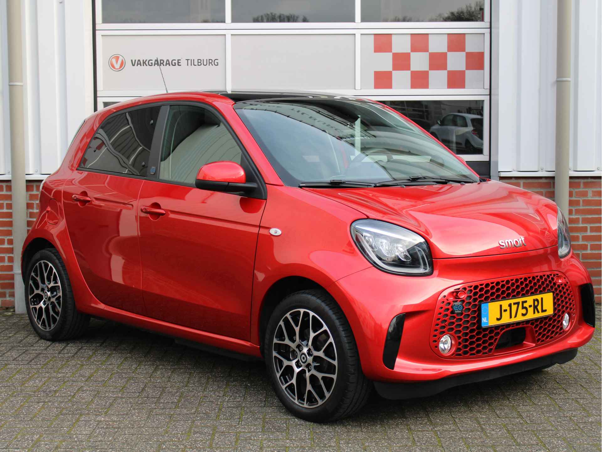 Smart Forfour EQ Comfort PLUS /NAVI/Climate/Cruise control/Achteruitrijcamera/PDC/Leder/Panoramadak/Stoelverwarming/NAP! - 4/57