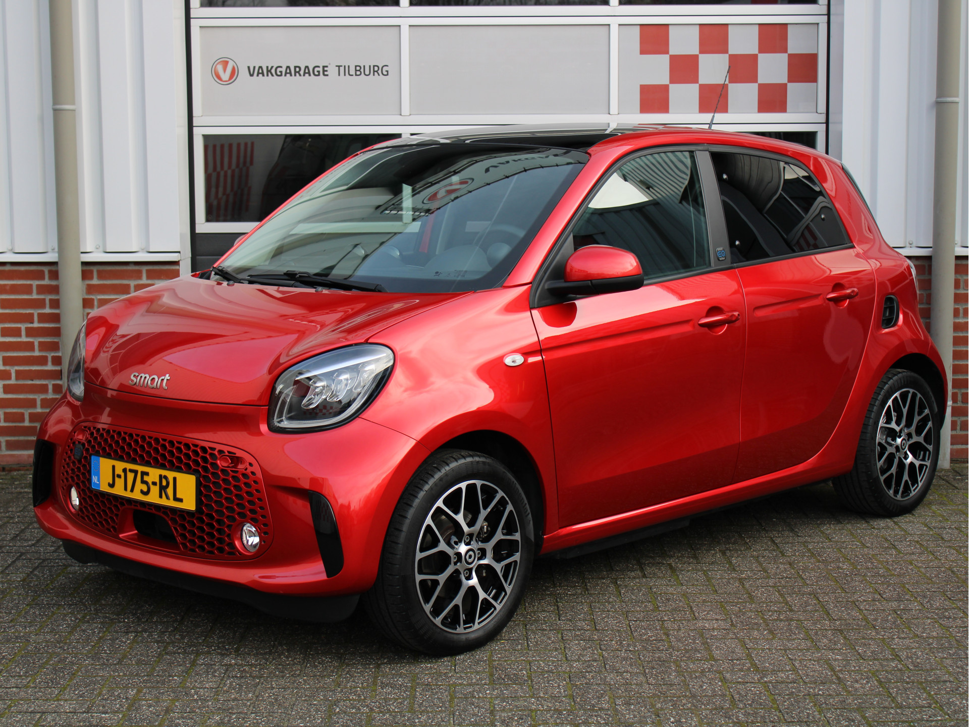 Smart Forfour EQ Comfort PLUS /NAVI/Climate/Cruise control/Achteruitrijcamera/PDC/Leder/Panoramadak/Stoelverwarming/NAP!