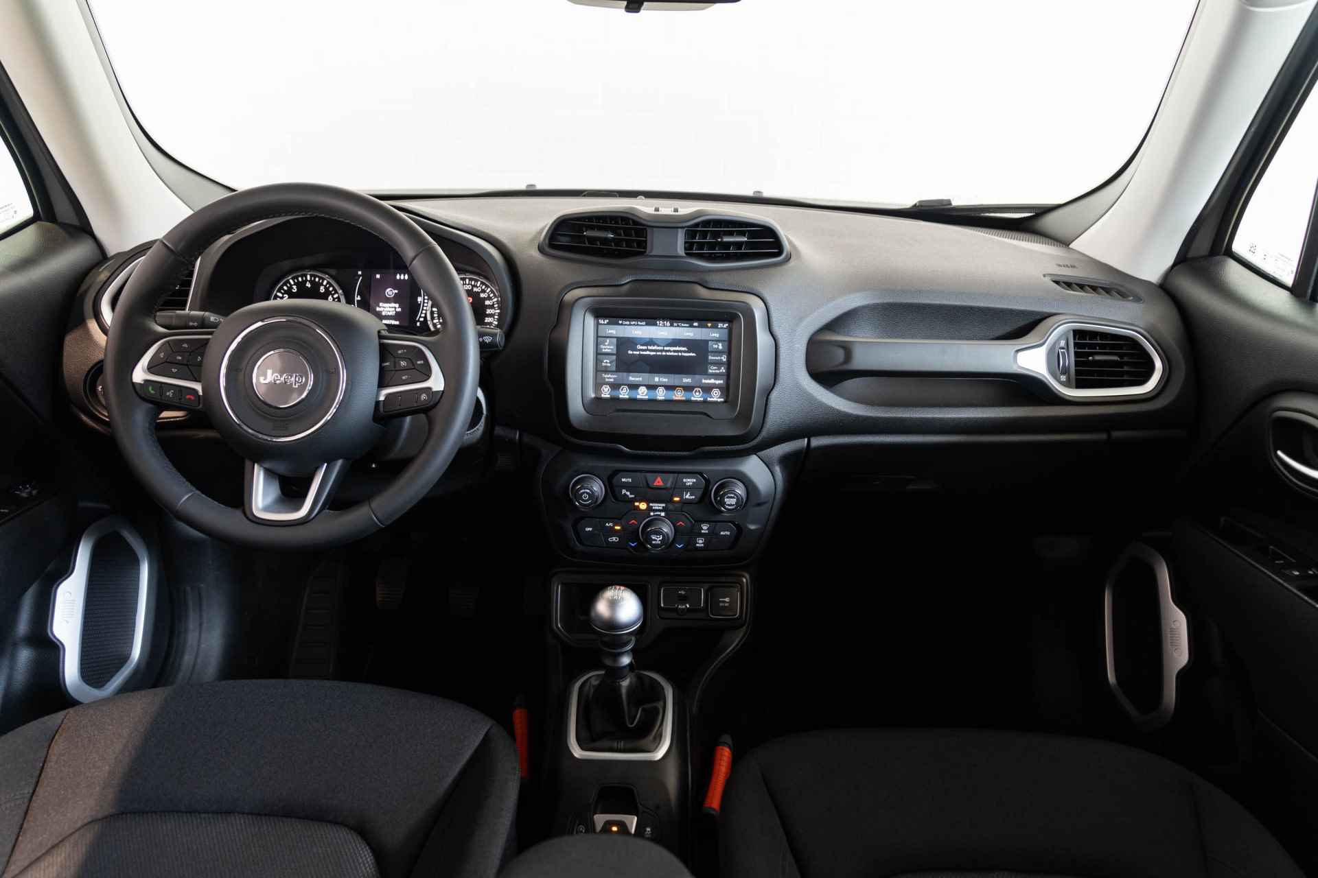 Jeep Renegade 1.0T Longitude | Navigatie | Climate Control | Parkeersensoren | Apple Carplay & Android Auto | Keyless | - 34/36