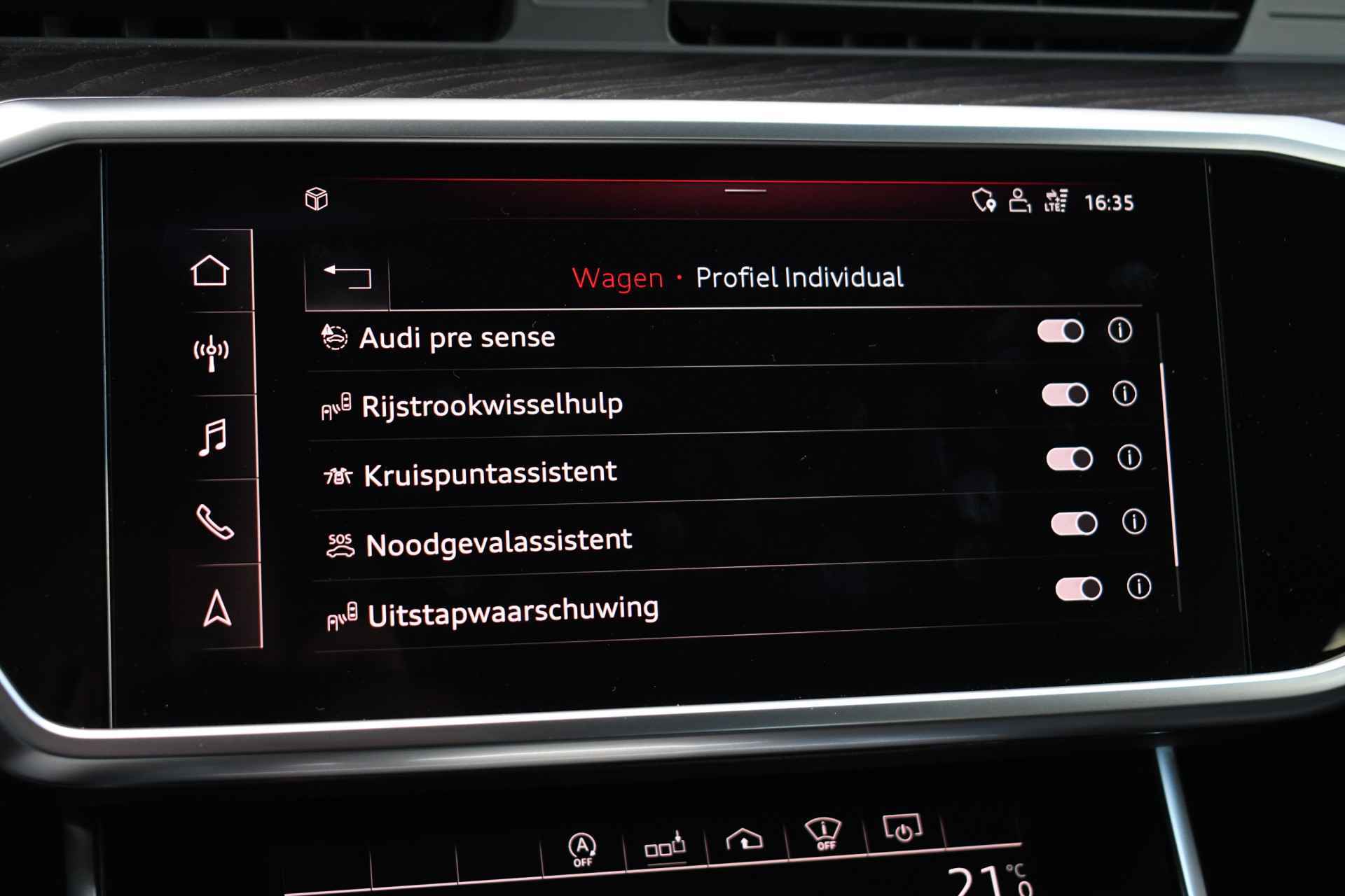 Audi RS6 Avant 4.0 TFSI quattro Dyn+ B&O-high Carbon Pano Caramic HUD Alc-hemel Softclose Stoelvent - 19/42