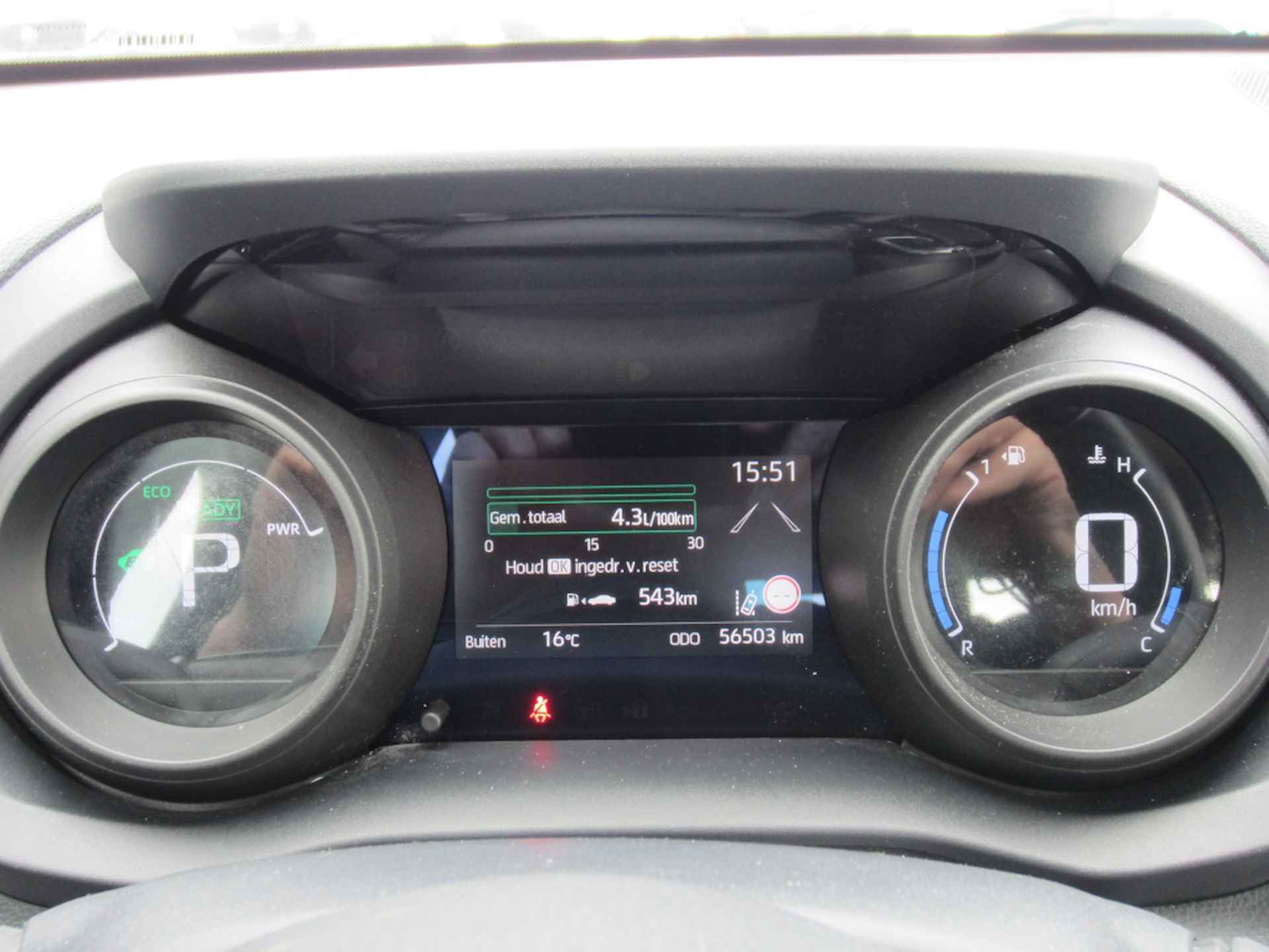 Toyota Yaris 1.5 Hybrid Dynamic Navi Camera Cruise control - 4/21