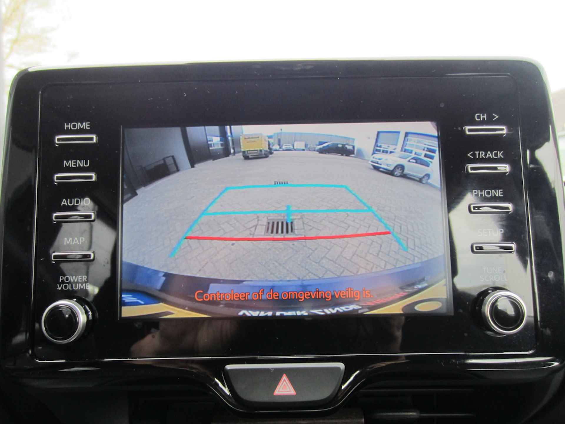Toyota Yaris 1.5 Hybrid Dynamic Navi Camera Cruise control - 18/21