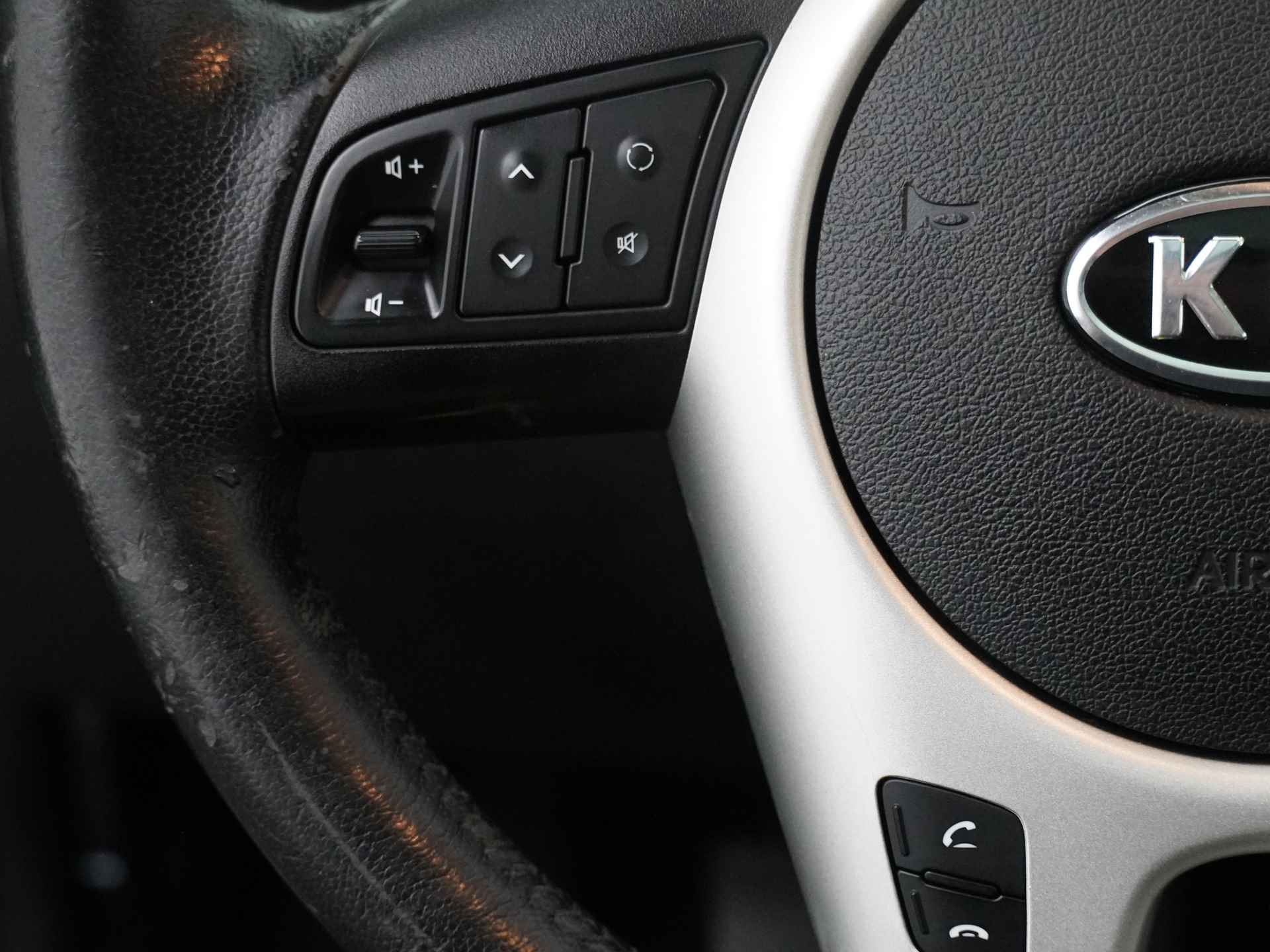 Kia Venga 1.4 CVVT Fuse - Navigatie - Climate Control - Elek. Schuifdak - Trekhaak - 12 maanden BOVAG garantie - 23/45