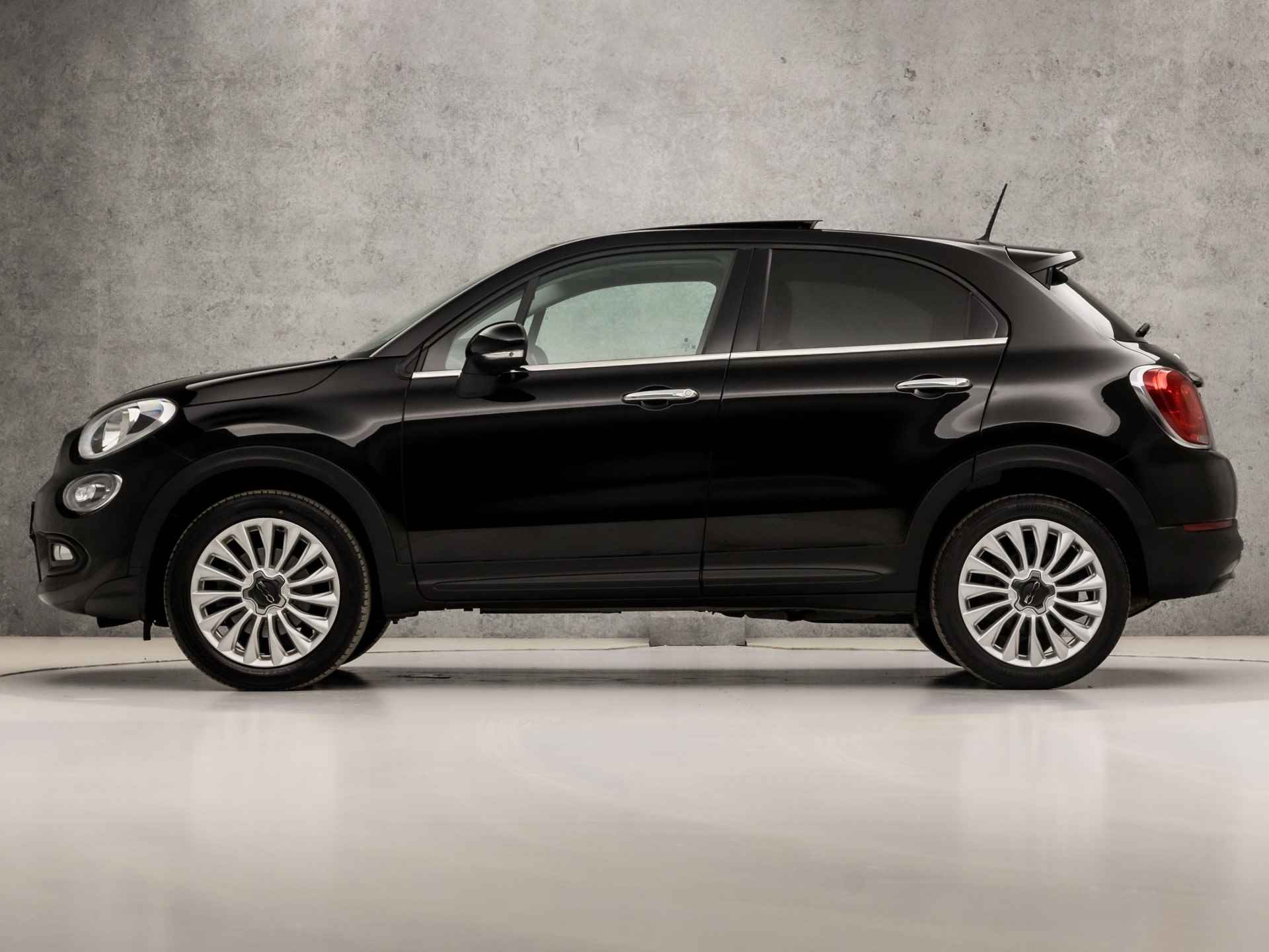 Fiat 500X 1.6 S-Design Sprot (PANORAMADAK, APPLE CARPLAY, GROOT NAVI, CLIMATE, LEDER, SPORTSTOELEN, GETINT GLAS, PARKEERSENSOREN, CRUISE, ELEK PAKKET, NIEUWSTAAT) - 2/35