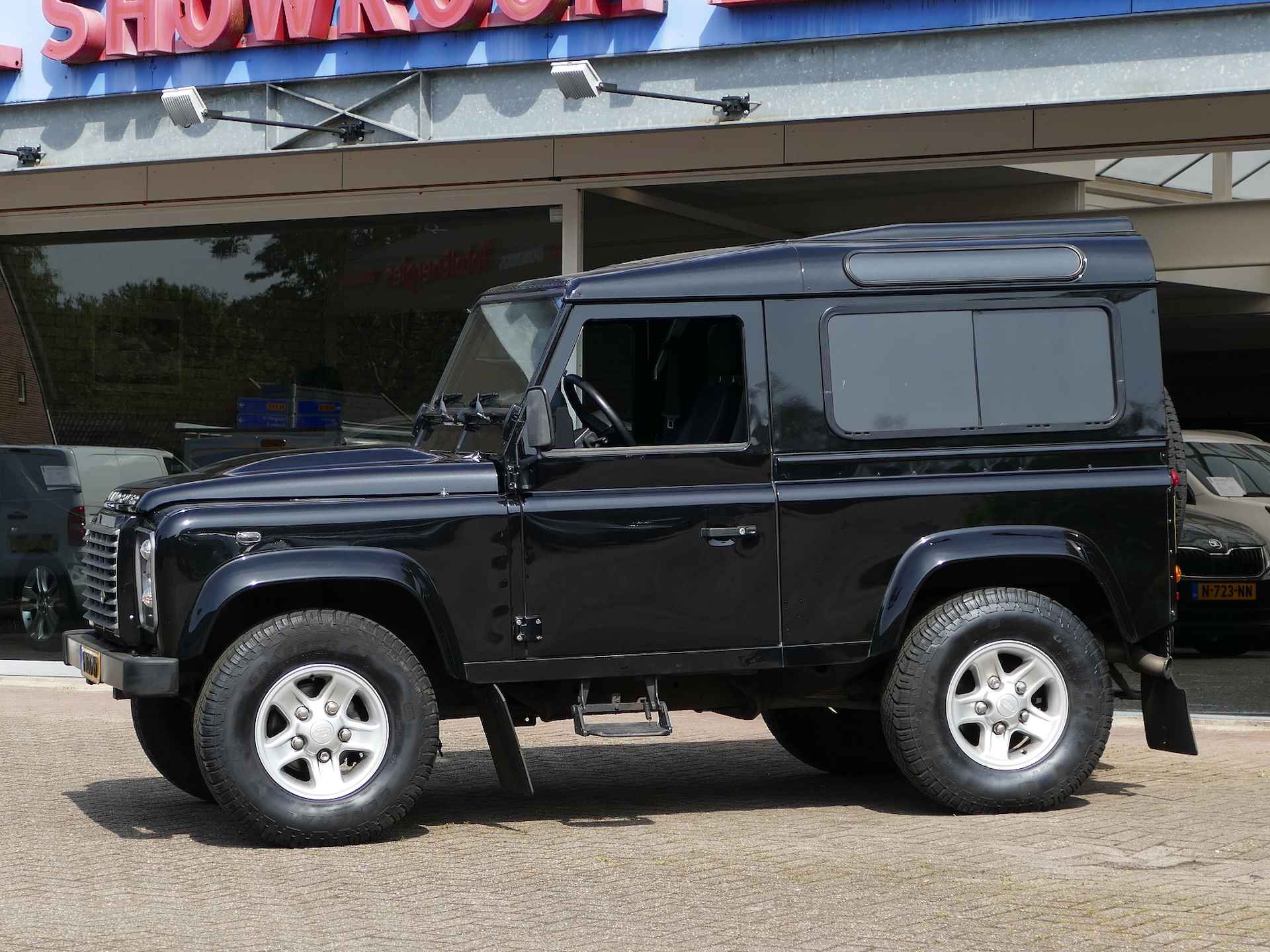 Land Rover Defender 2.4 TD HT 90" E (marge) stoelverwarming | airco - 32/35