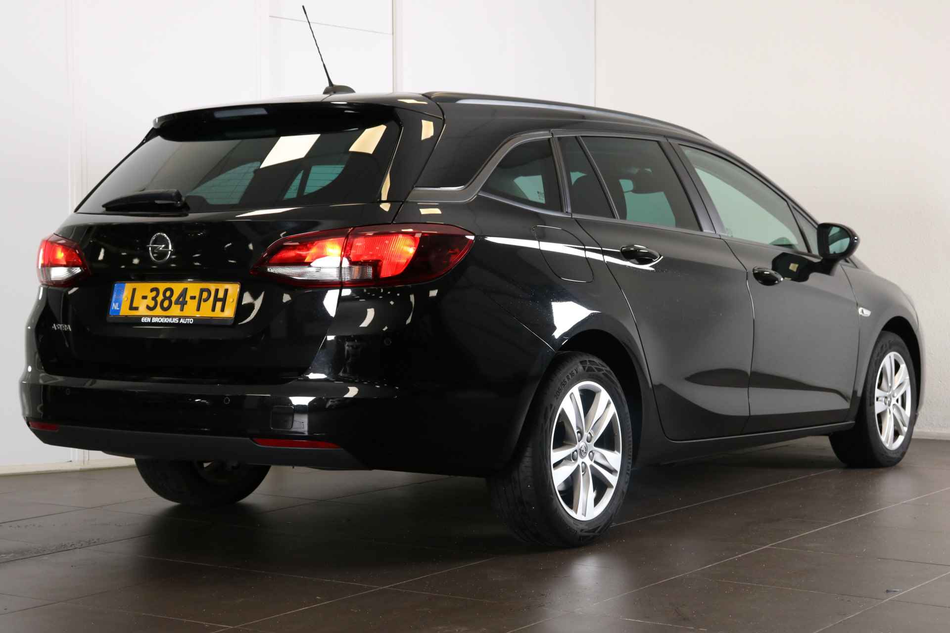 Opel Astra Sports Tourer 1.2 Edition 110pk | Navigatie | Airco | Achteruitrijcamera | Cruise control | LMV 16"| Parkeerhulp achter | Apple Carplay/Android Auto | - 6/43