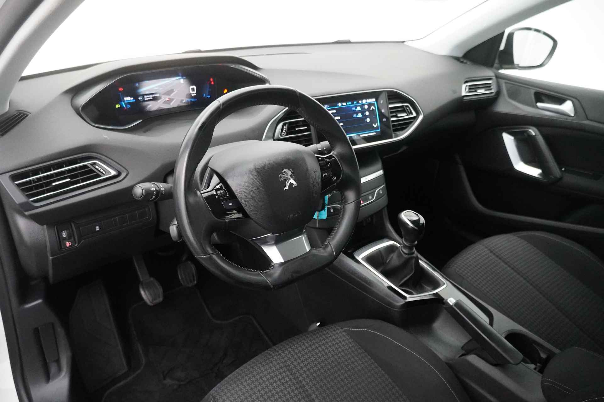 Peugeot 308 BWJ 2021 / 1.2 PT 111 PK Active Pack / Virtual cockpit / Clima / Trekhaak / Carplay / DAB / Cruise / Navi / PDC / LMV - 4/34