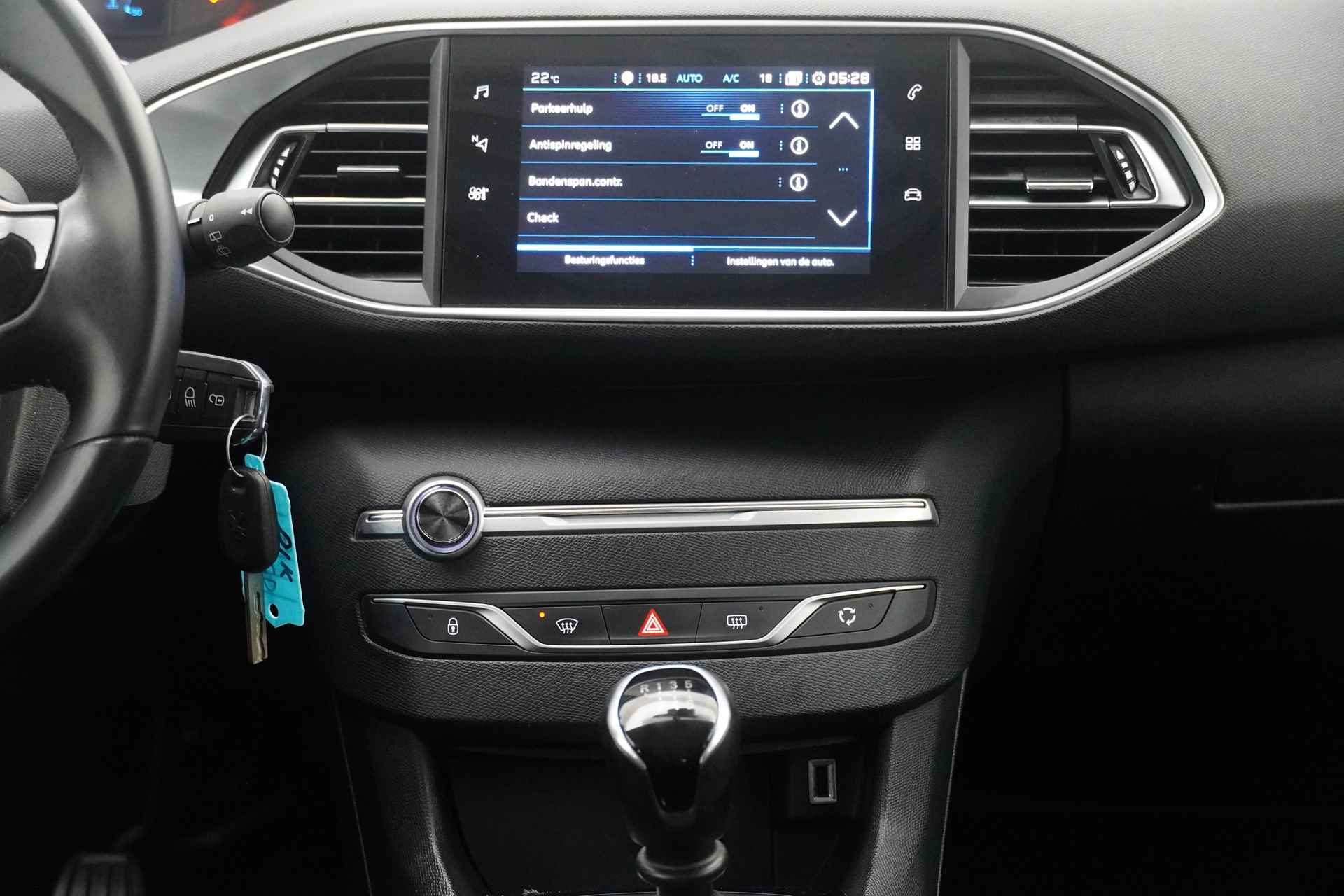 Peugeot 308 BWJ 2021 / 1.2 PT 111 PK Active Pack / Virtual cockpit / Clima / Trekhaak / Carplay / DAB / Cruise / Navi / PDC / LMV - 13/34