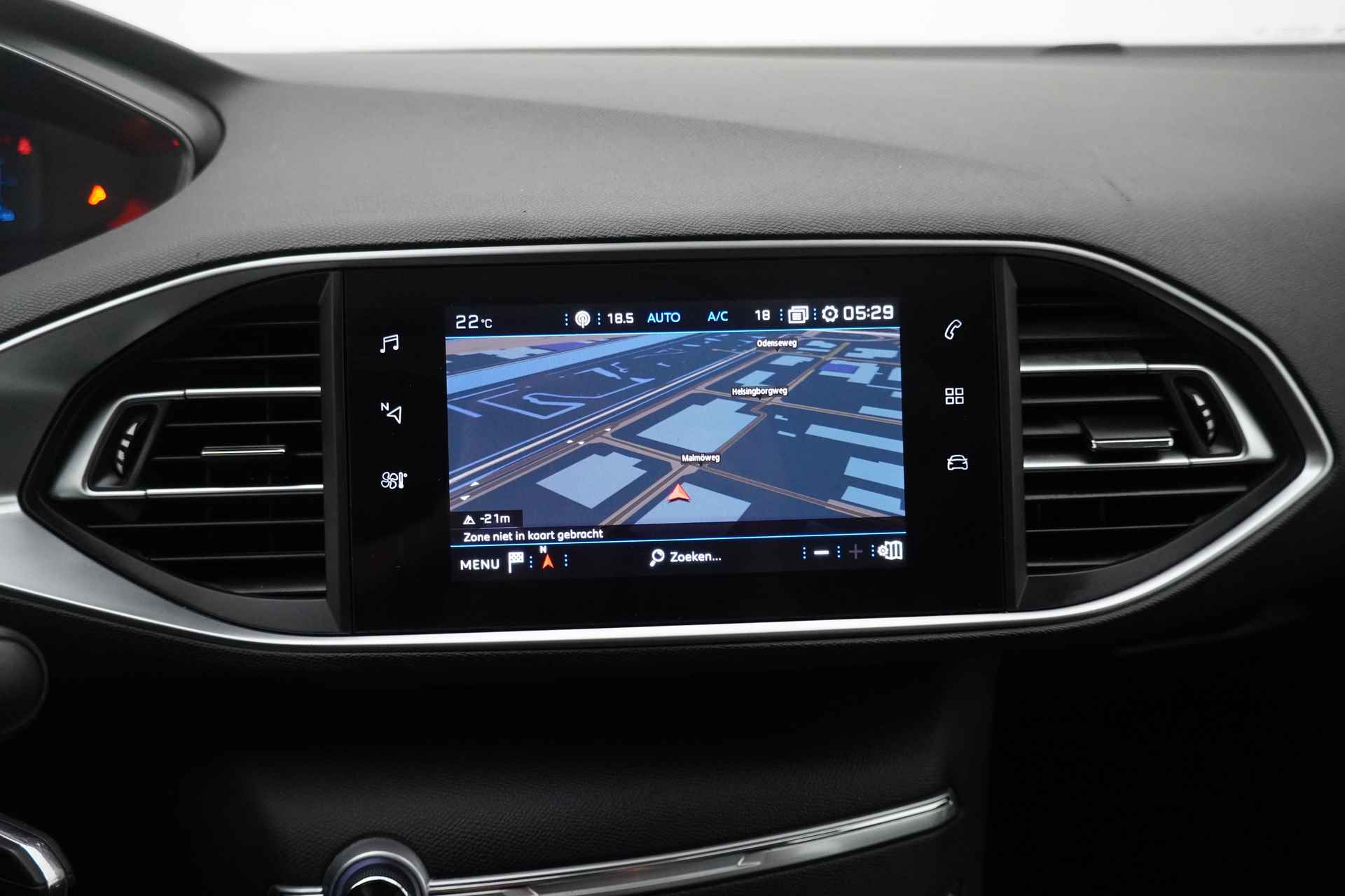 Peugeot 308 BWJ 2021 / 1.2 PT 111 PK Active Pack / Virtual cockpit / Clima / Trekhaak / Carplay / DAB / Cruise / Navi / PDC / LMV - 14/34