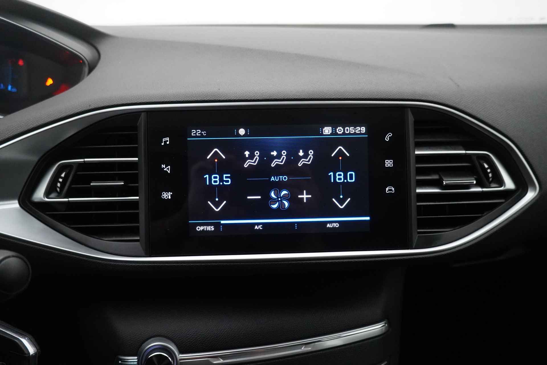 Peugeot 308 BWJ 2021 / 1.2 PT 111 PK Active Pack / Virtual cockpit / Clima / Trekhaak / Carplay / DAB / Cruise / Navi / PDC / LMV - 15/34