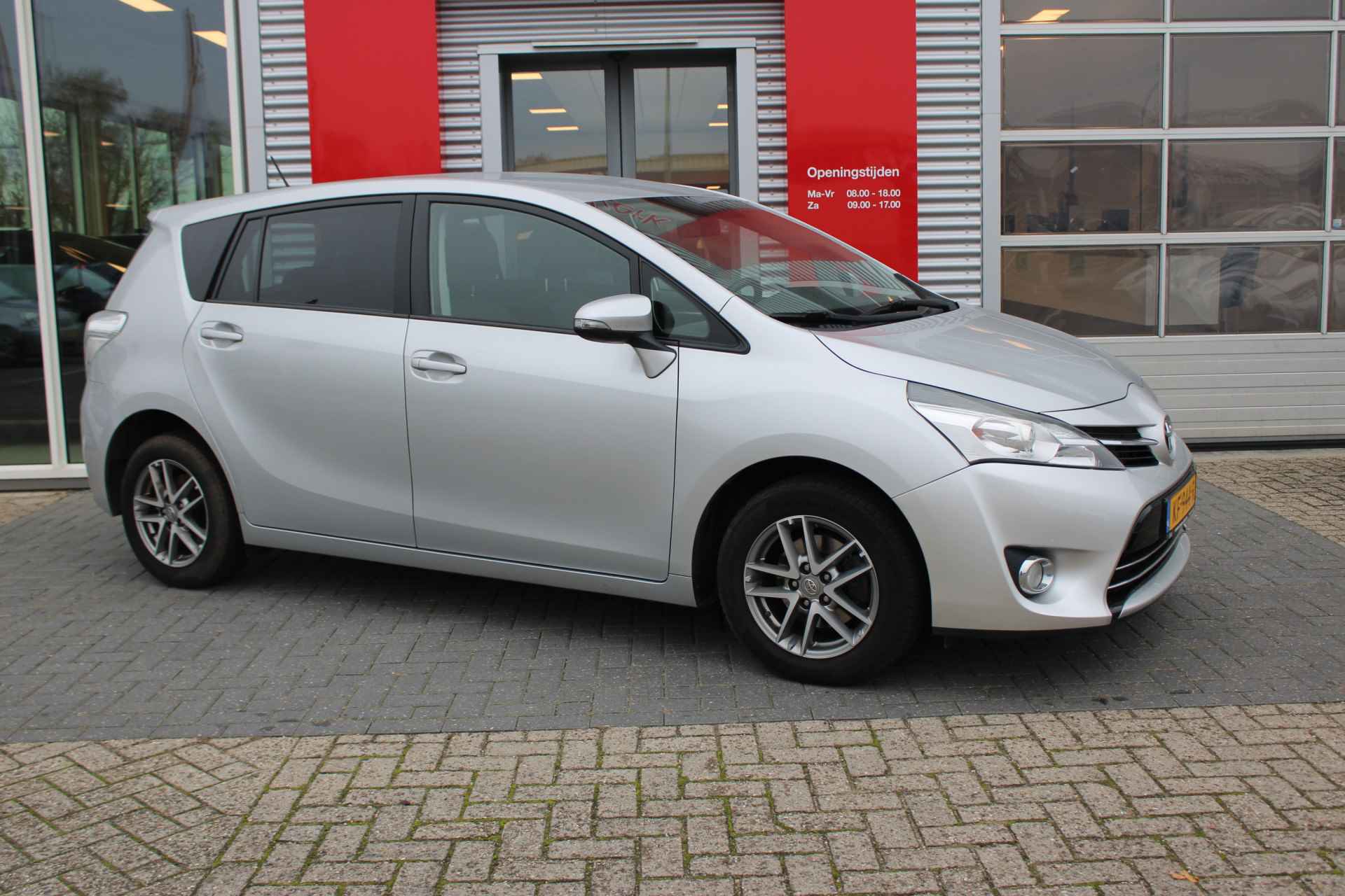 Toyota Verso 1.8 VVT-i Business Limited 7p met trekhaak - 3/41