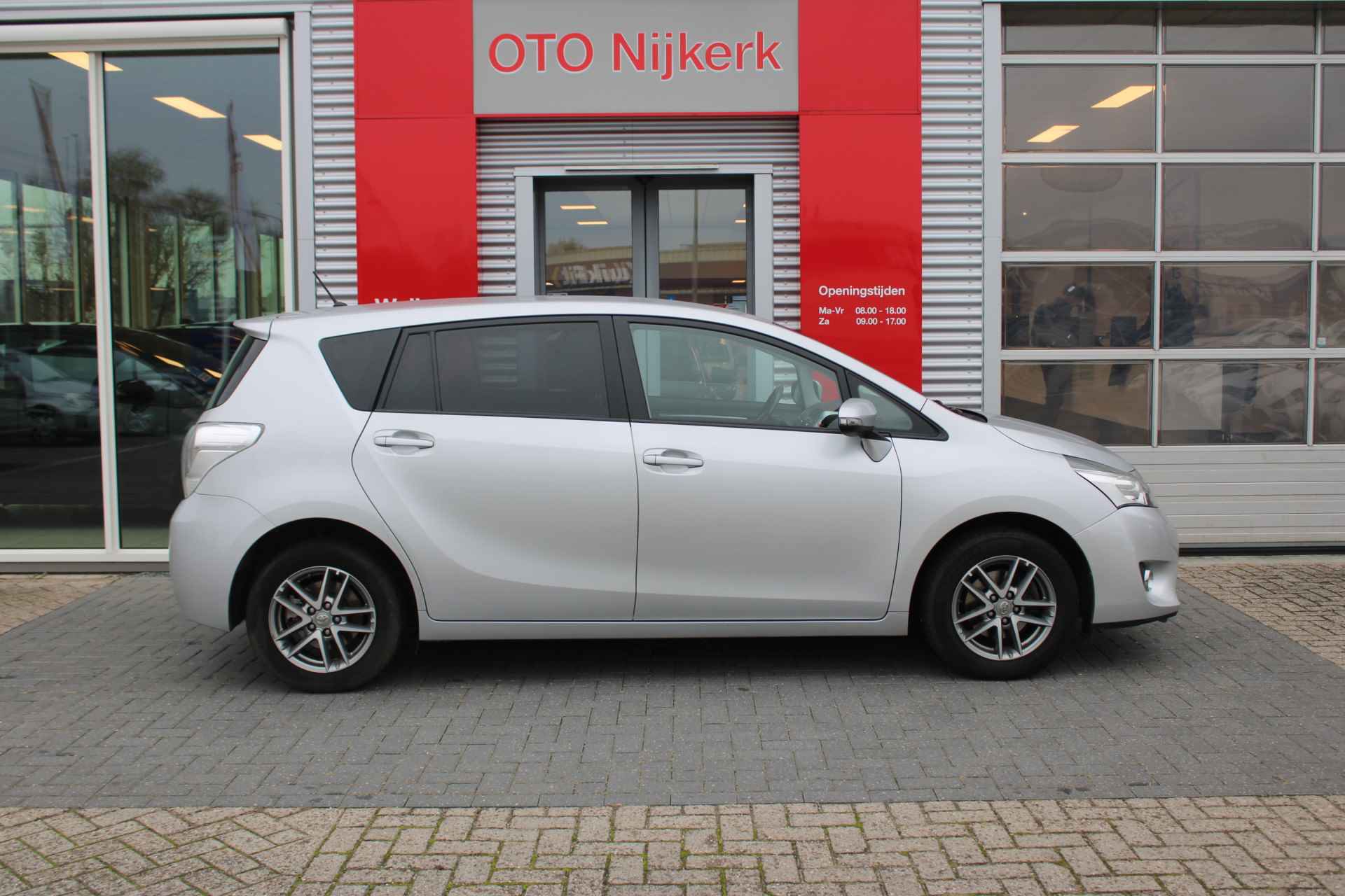 Toyota Verso 1.8 VVT-i Business Limited 7p met trekhaak - 4/41