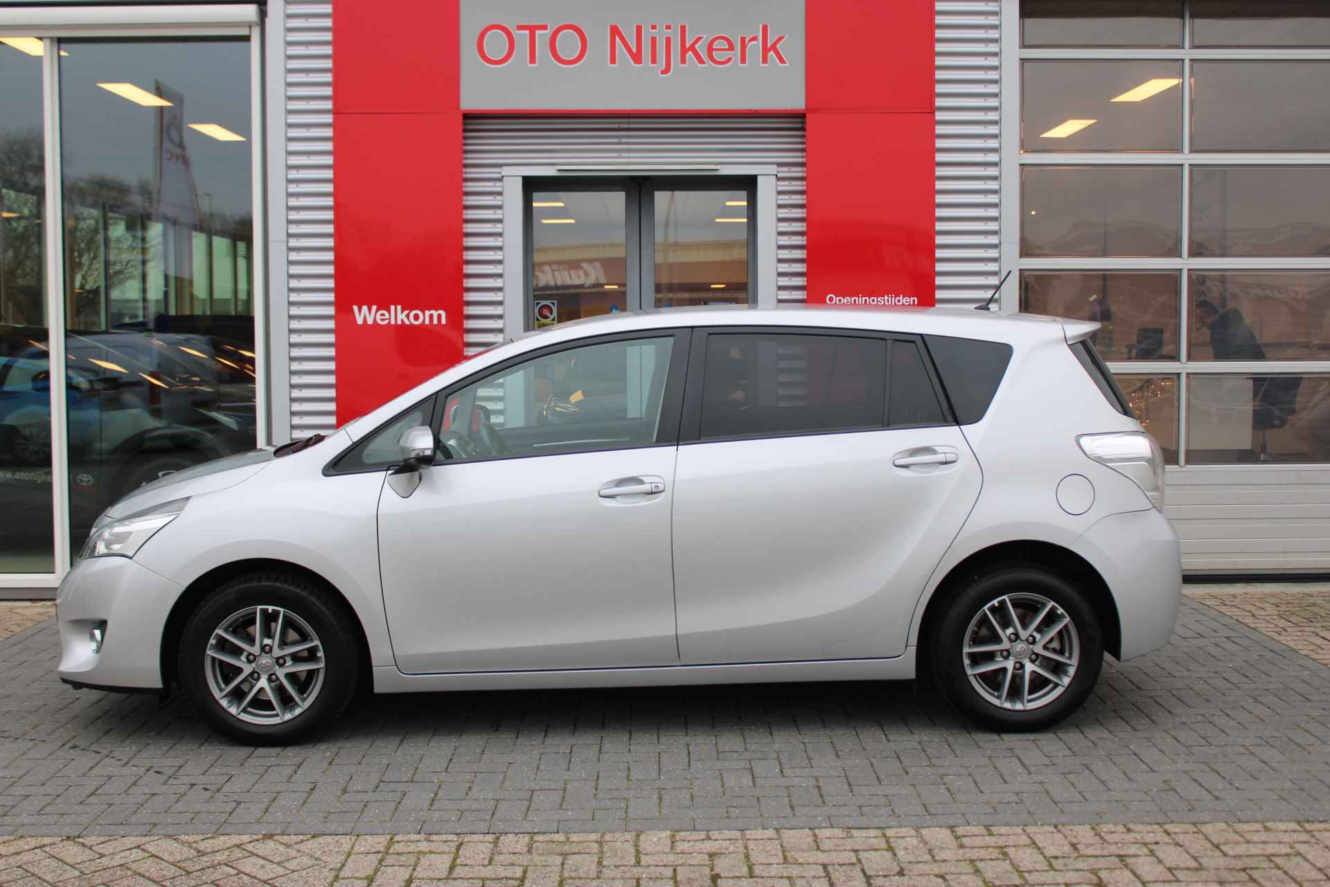 Toyota Verso 1.8 VVT-i Business Limited 7p met trekhaak - 8/47