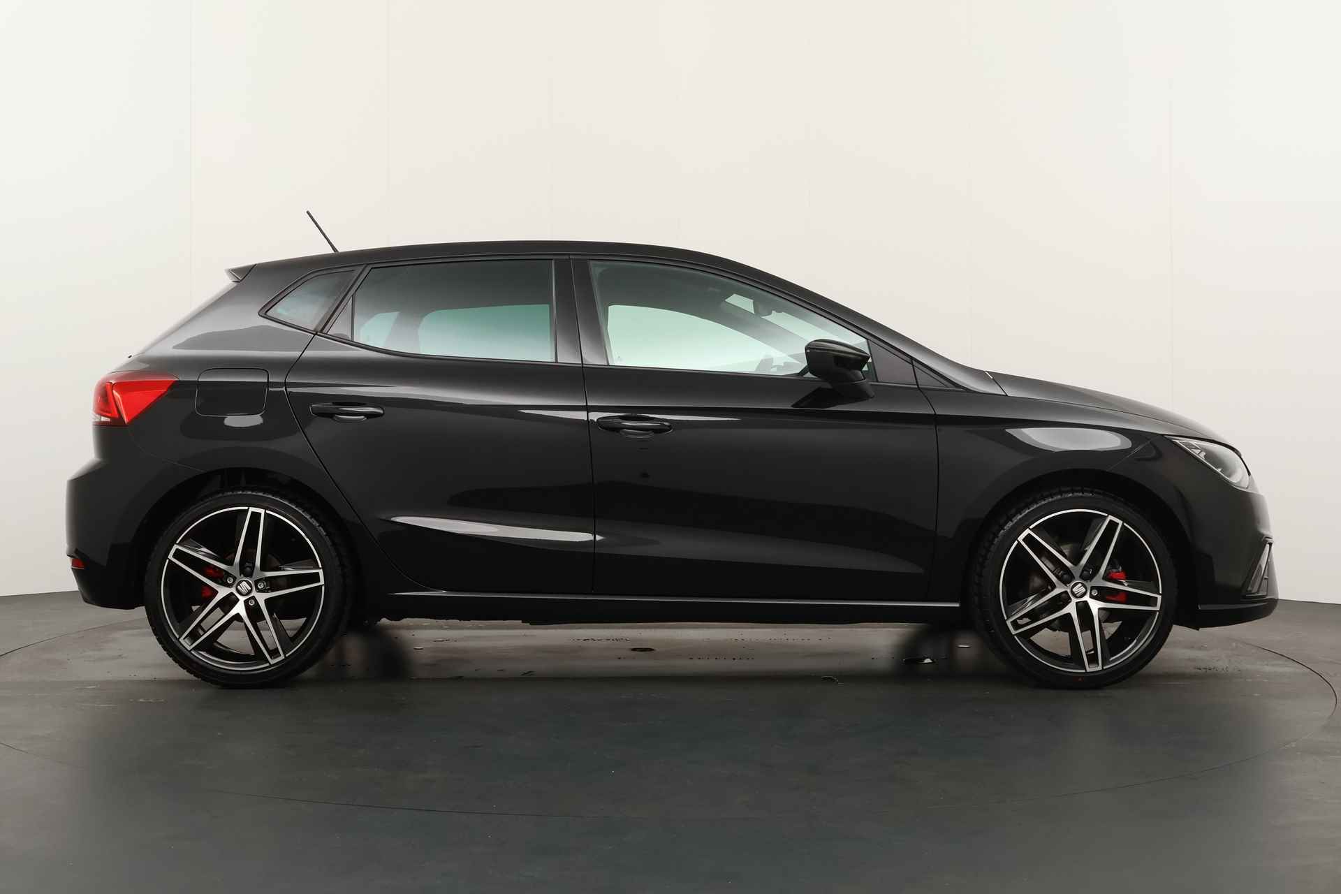 SEAT Ibiza BWJ 2019 | 1.0 TSI 16PK FR Bus Intense | CLIMA | BEATS | CAMERA A | 18'' LMV \ PRIVACY GLASS | CARPLAY | SPORTSTOELEN | - 23/32