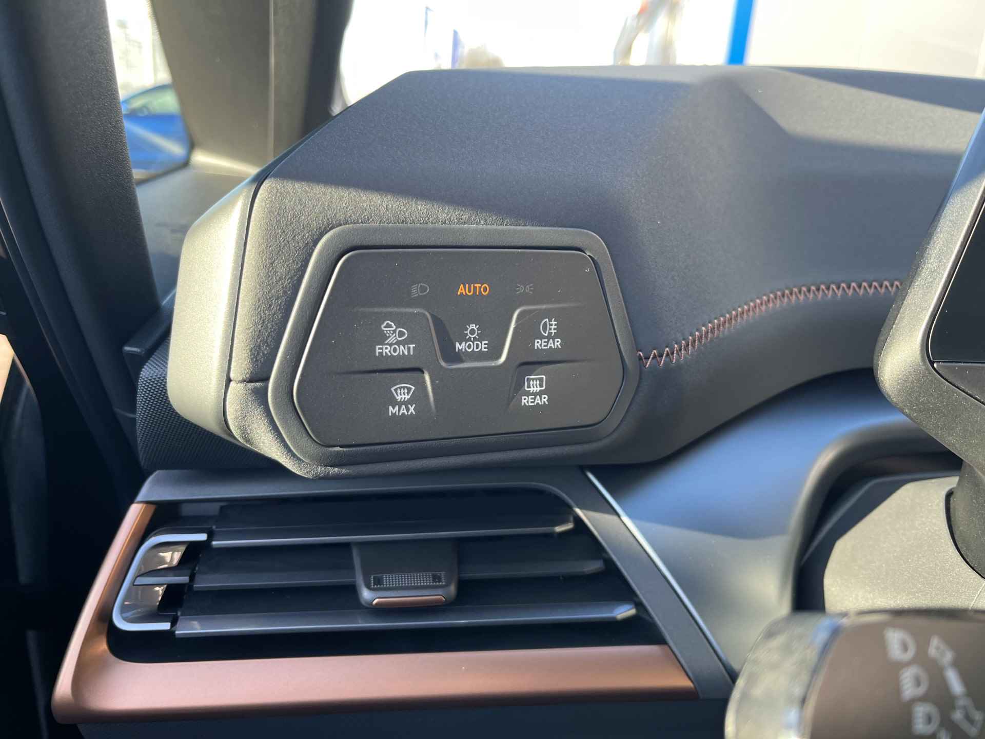 CUPRA Born Performance 62 kWh / WARMTEPOMP/ CAMERA/ PARK. SENSOREN/ LED/ STOEL-STUUR VERWARM./ ADAPT. CRUISE/ APP-CONNECT/ KEYLESS/ NAVI/ CLIMA/ DAB/ 19" LMV - 11/41