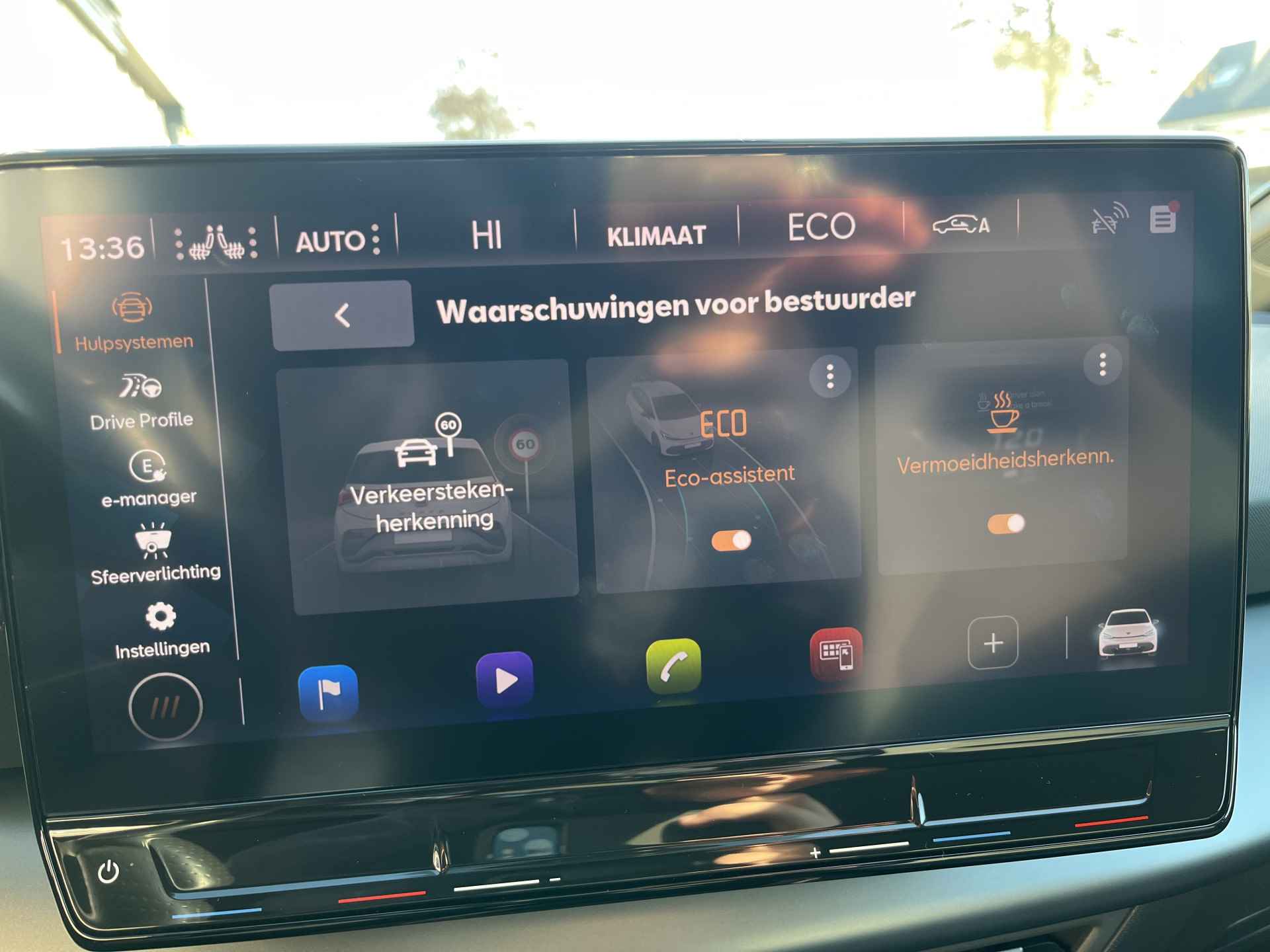 CUPRA Born Performance 62 kWh / WARMTEPOMP/ CAMERA/ PARK. SENSOREN/ LED/ STOEL-STUUR VERWARM./ ADAPT. CRUISE/ APP-CONNECT/ KEYLESS/ NAVI/ CLIMA/ DAB/ 19" LMV - 28/41