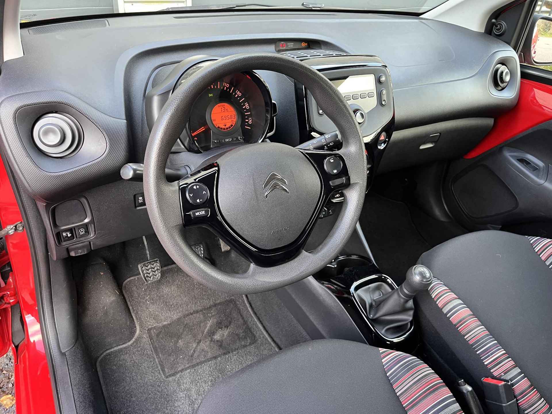 Citroen C1 1.0 VTi Feel | Airconditioning | Bluetooth | Stuurbediening | LED-Dagrijverlichting - 4/22