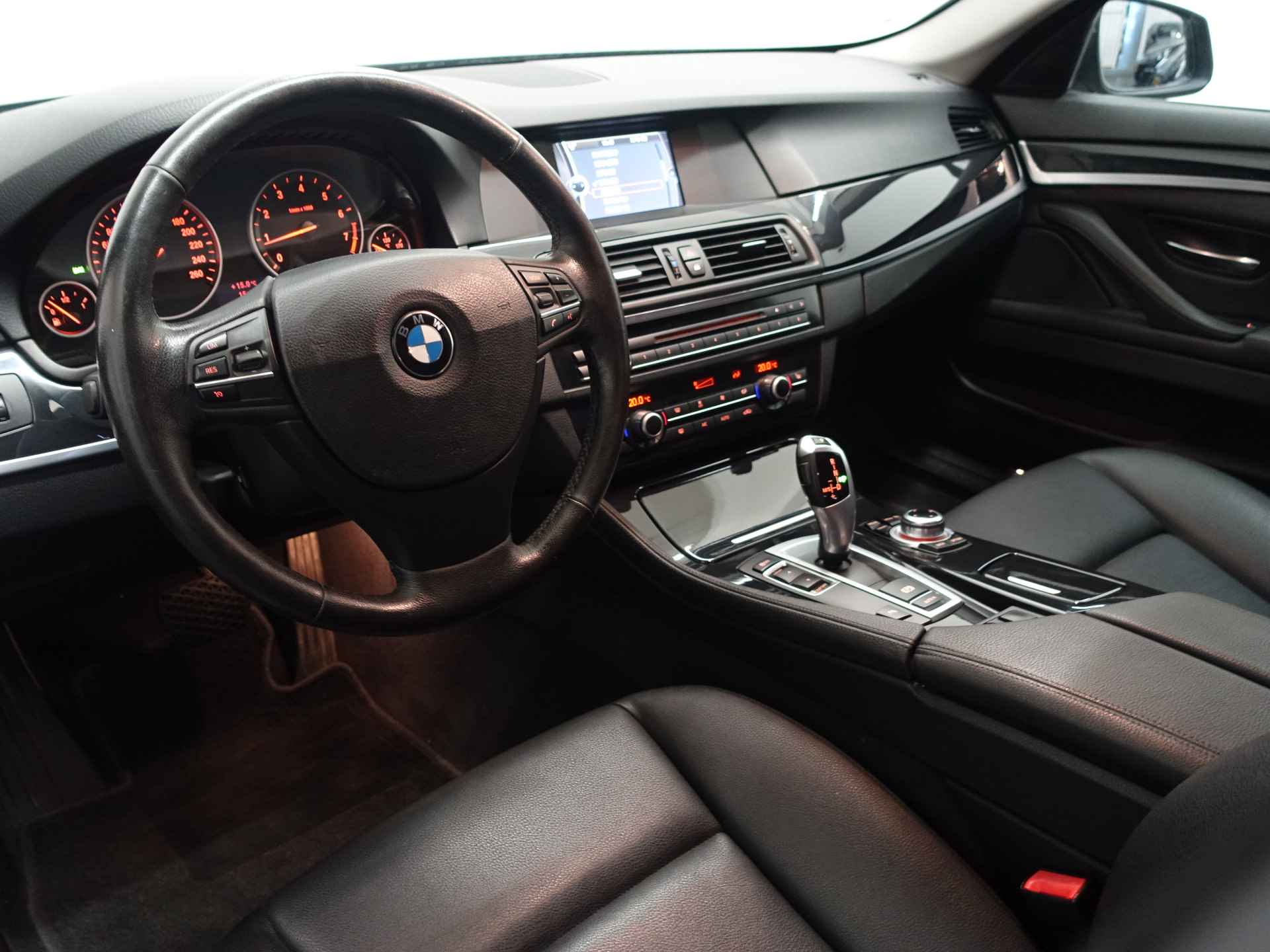 BMW 5 Serie 520i High Exe M Sport Aut- Xenon Led, Leder, Clima, Verwarmd Elektrische interieur - 3/35