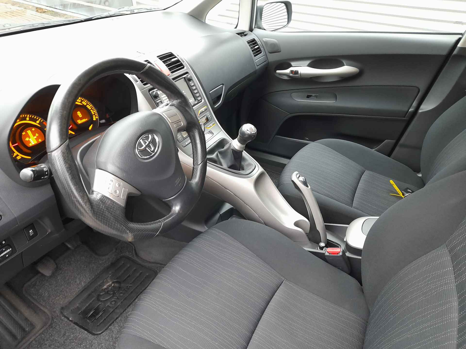 Toyota Auris 1.6-16V Luna | Clima | Cruise | LM Velgen | Navigatie | Keyless | RIJKLAARPRIJS INCL 12 MAANDEN GARANTIE EN BEURT - 18/21