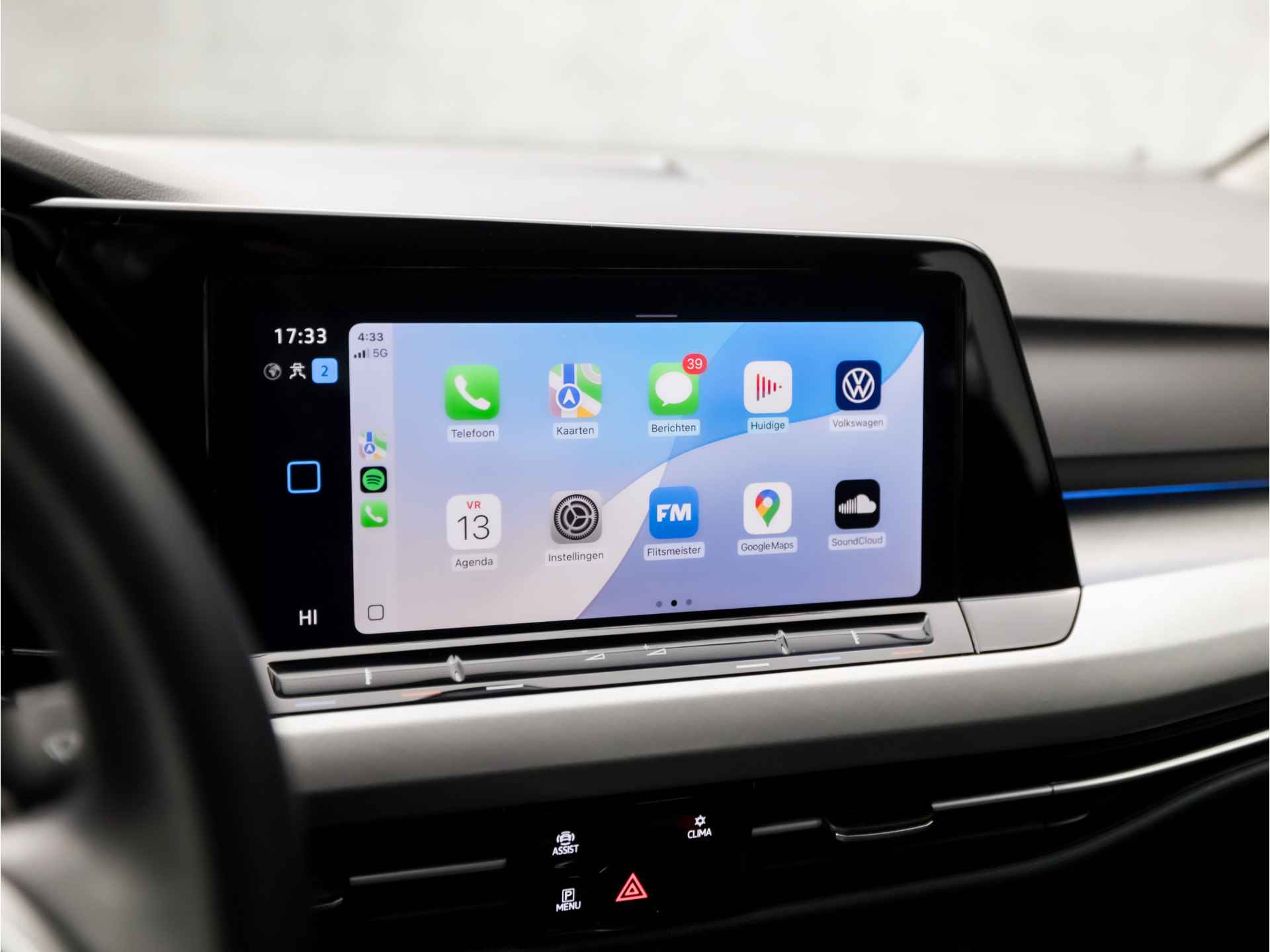 Volkswagen Golf 1.0 TSI Life Sport Automaat (APPLE CARPLAY, GROOT NAVI, SFEERVERLICHTING, SPORTSTOELEN, DAB+, ADAPTIVE CRUISE, PARKEERSENSOREN, NIEUWE APK, NIEUWSTAAT) - 22/39