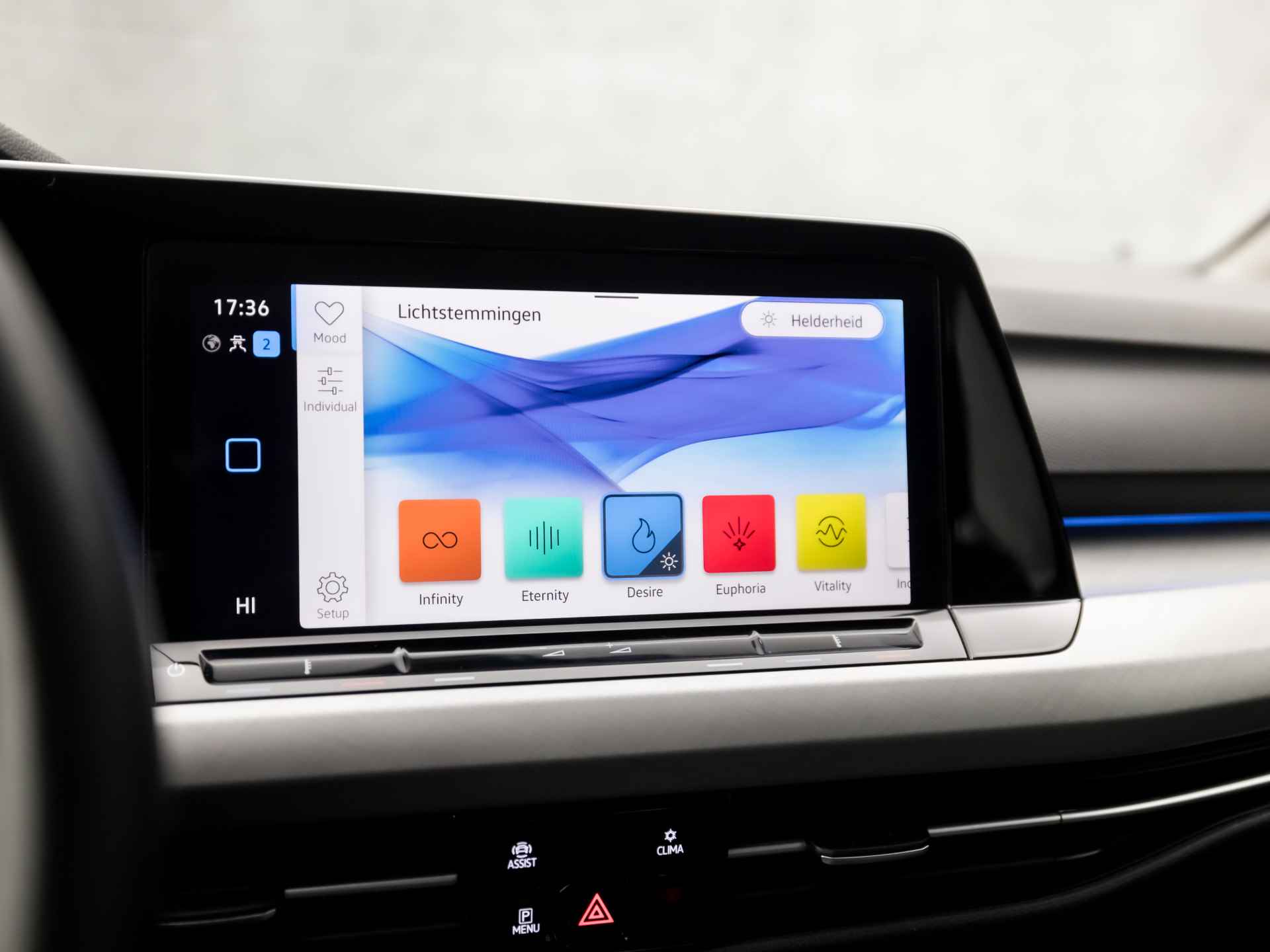 Volkswagen Golf 1.0 TSI Life Sport Automaat (APPLE CARPLAY, GROOT NAVI, SFEERVERLICHTING, SPORTSTOELEN, DAB+, ADAPTIVE CRUISE, PARKEERSENSOREN, NIEUWE APK, NIEUWSTAAT) - 26/39