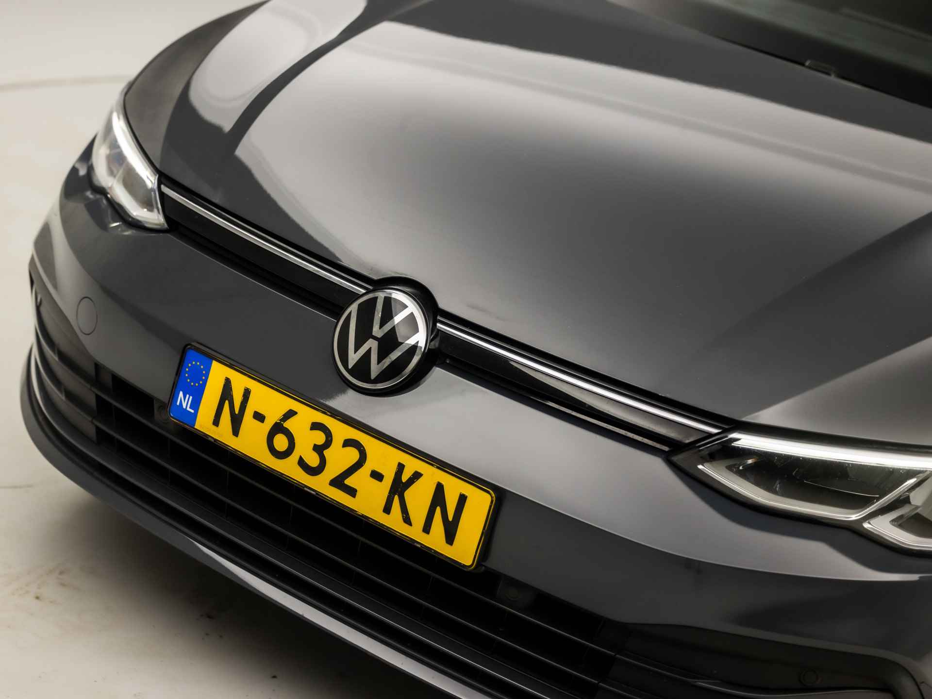 Volkswagen Golf 1.0 TSI Life Sport Automaat (APPLE CARPLAY, GROOT NAVI, SFEERVERLICHTING, SPORTSTOELEN, DAB+, ADAPTIVE CRUISE, PARKEERSENSOREN, NIEUWE APK, NIEUWSTAAT) - 33/39