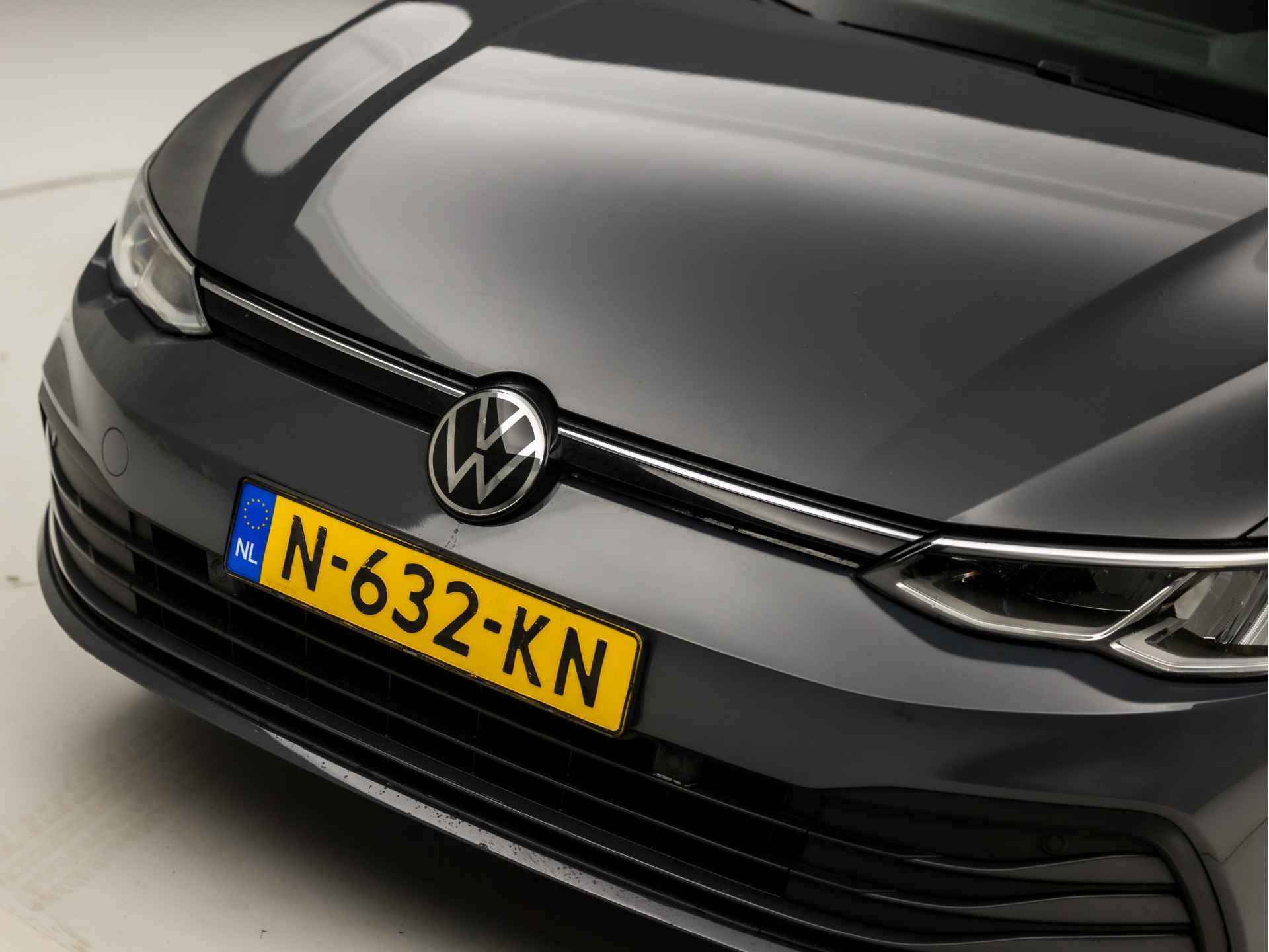 Volkswagen Golf 1.0 TSI Life Sport Automaat (APPLE CARPLAY, GROOT NAVI, SFEERVERLICHTING, SPORTSTOELEN, DAB+, ADAPTIVE CRUISE, PARKEERSENSOREN, NIEUWE APK, NIEUWSTAAT) - 35/39