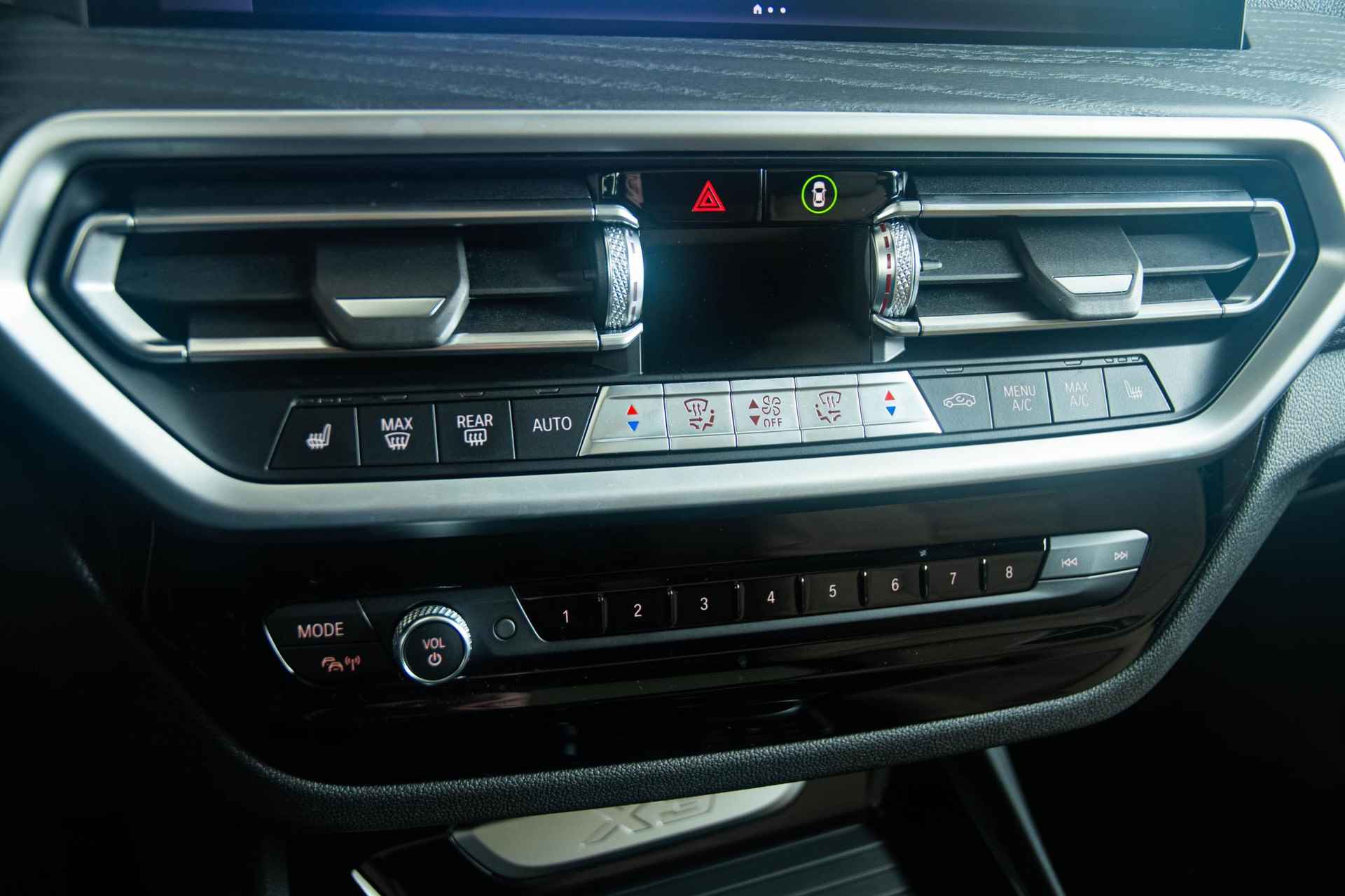 BMW X3 xDrive30e High Executive M Sportpakket - Trekhaak - Panoramadak - Comfort Access - Laserlight - Driving Assistant - Head-up Display - HIFI Soundsystem - 24/39