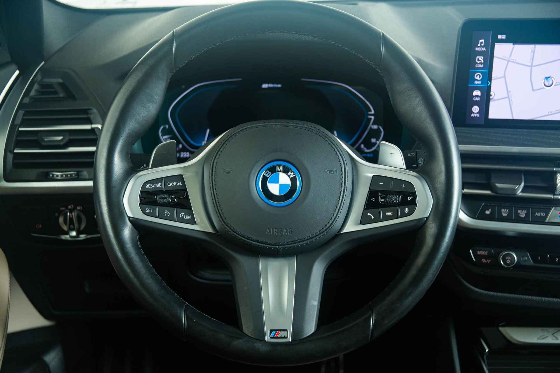 BMW X3 xDrive30e High Executive M Sportpakket - Trekhaak - Panoramadak - Comfort Access - Laserlight - Driving Assistant - Head-up Display - HIFI Soundsystem - 25/39