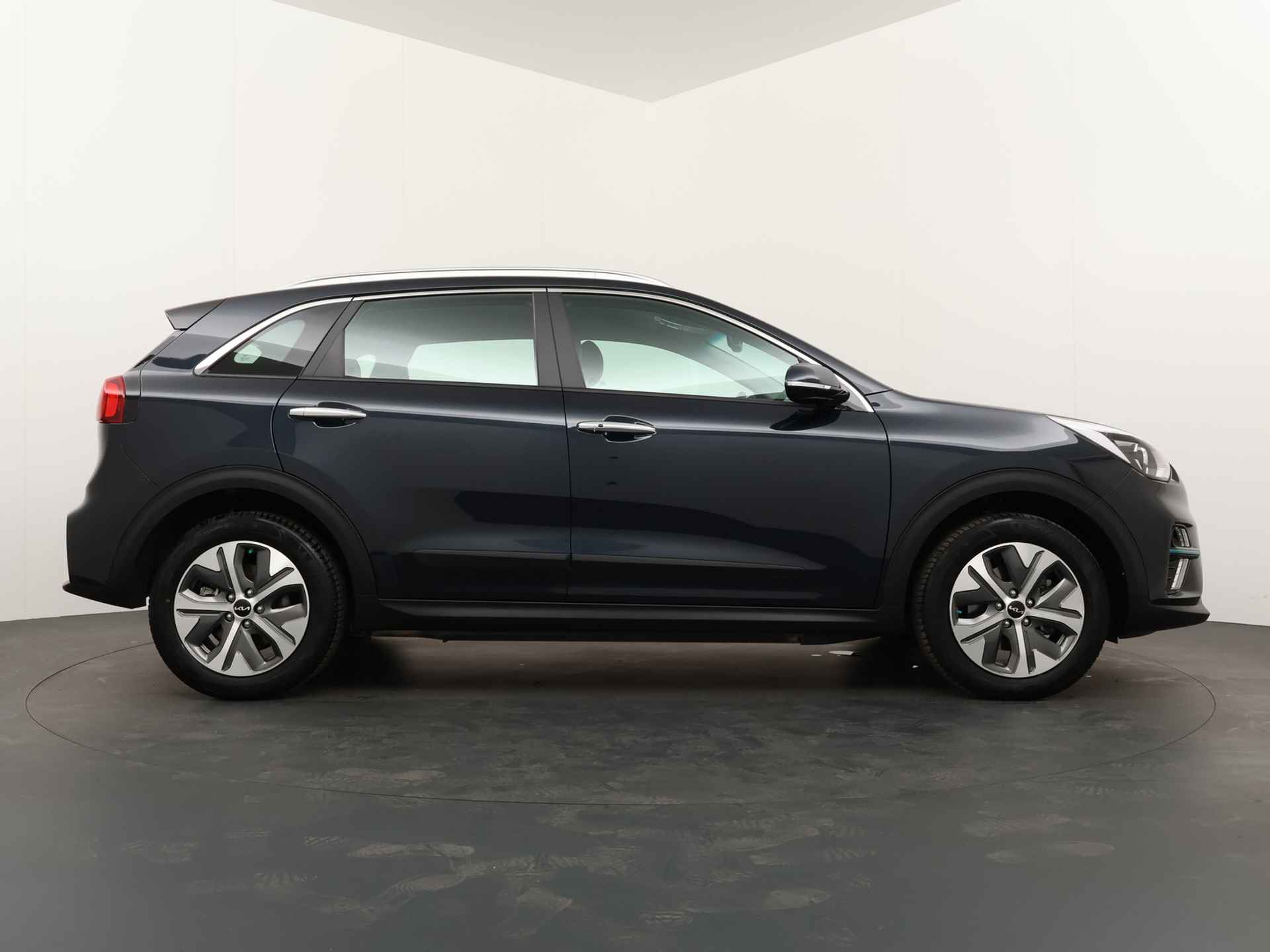 Kia e-Niro DynamicLine 64 kWh *€2000 Subsidie beschikbaar* - Navigatie - Camera - Airco - Cruise Control Adaptief - Stoel-/Stuurverwarming - Fabrieksgarantie t/m 06-2029 - 9/52