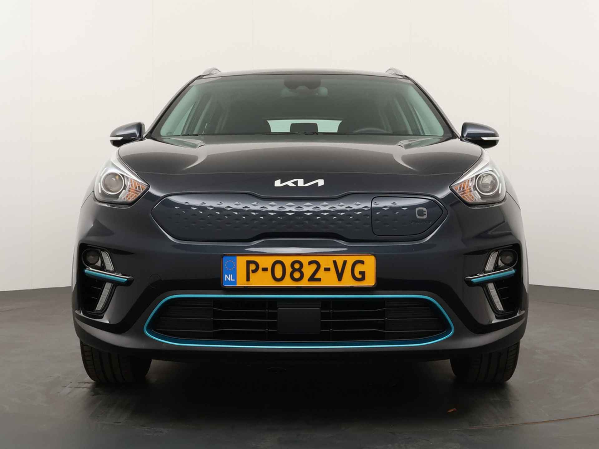 Kia e-Niro DynamicLine 64 kWh *€2000 Subsidie beschikbaar* - Navigatie - Camera - Airco - Cruise Control Adaptief - Stoel-/Stuurverwarming - Fabrieksgarantie t/m 06-2029 - 12/52