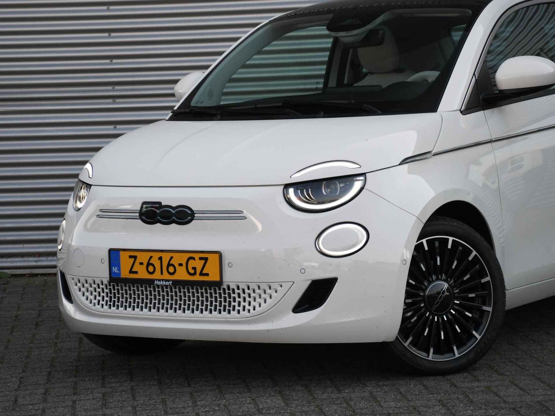 Fiat 500E La Prima 42kWh 115pk Automaat PANO-DAK | LEDER | ADAP. CRUISE | LANE ASSIST | PDC + CAMERA | STOELVERWARMING - 2/30