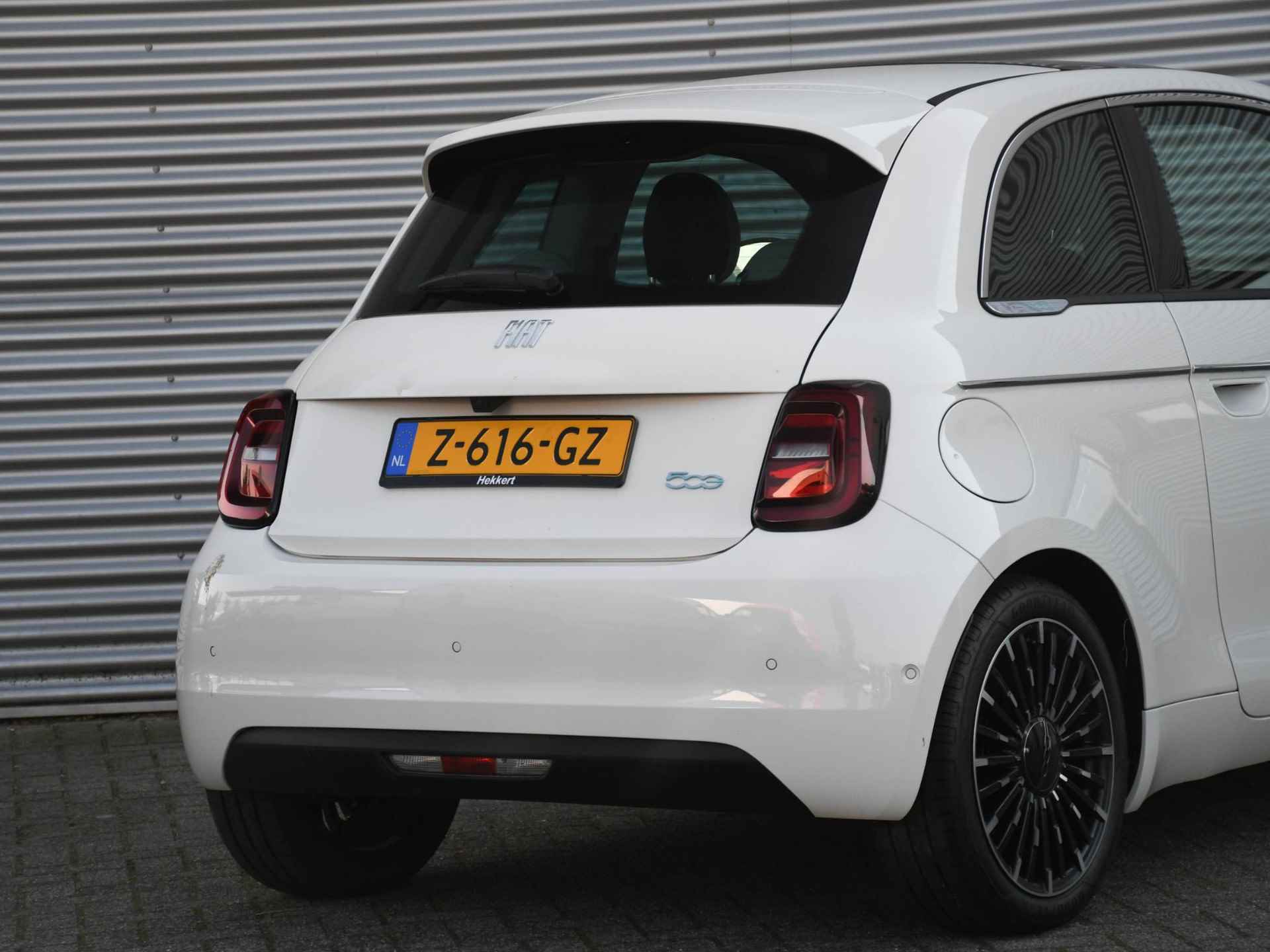 Fiat 500E La Prima 42kWh 115pk Automaat PANO-DAK | LEDER | ADAP. CRUISE | LANE ASSIST | PDC + CAMERA | STOELVERWARMING - 5/30