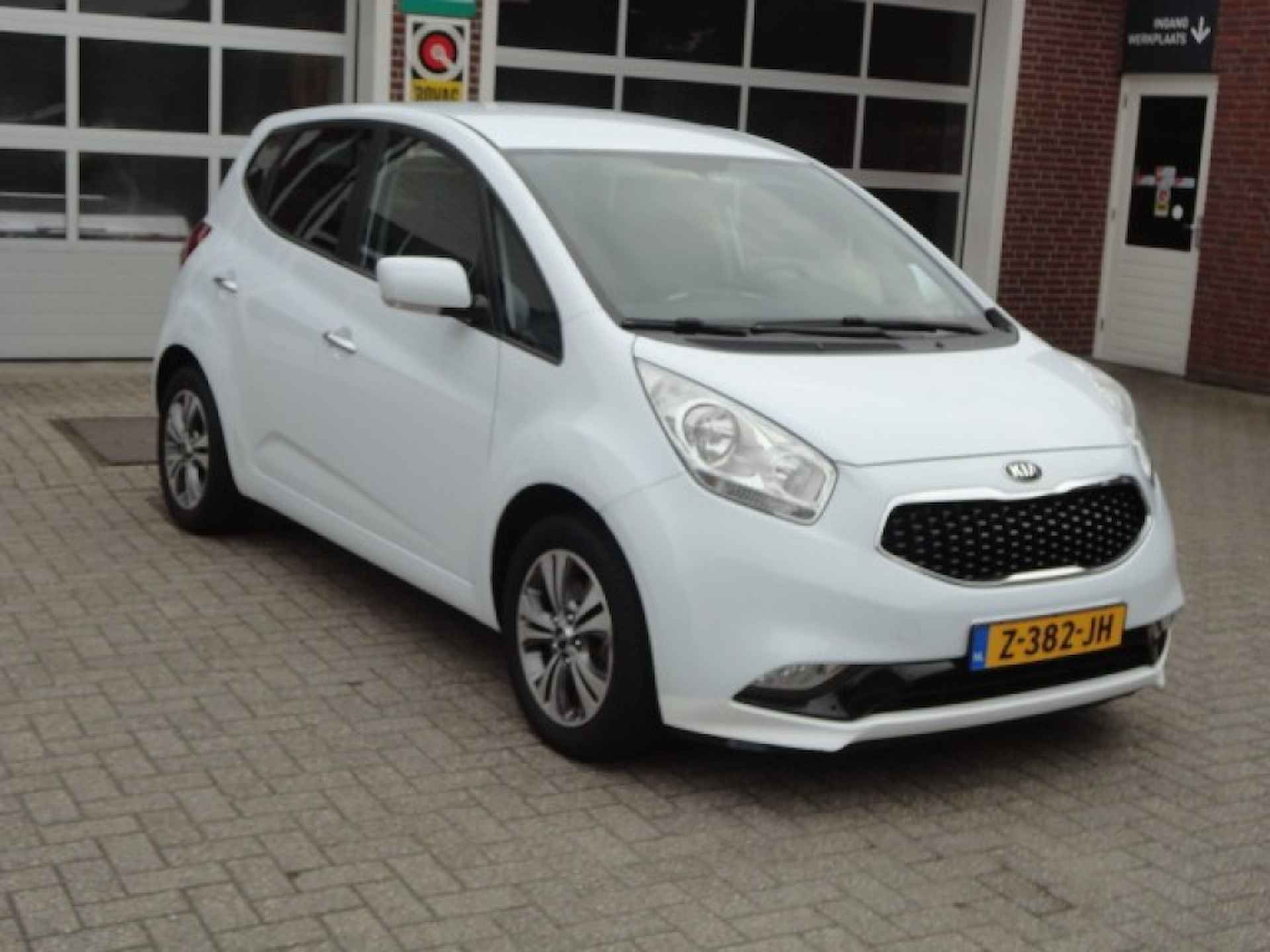 KIA Venga 1.6 CVVT Dynamic Plus Line Navigatie, Camera, Parkeersensoren  a - 2/24