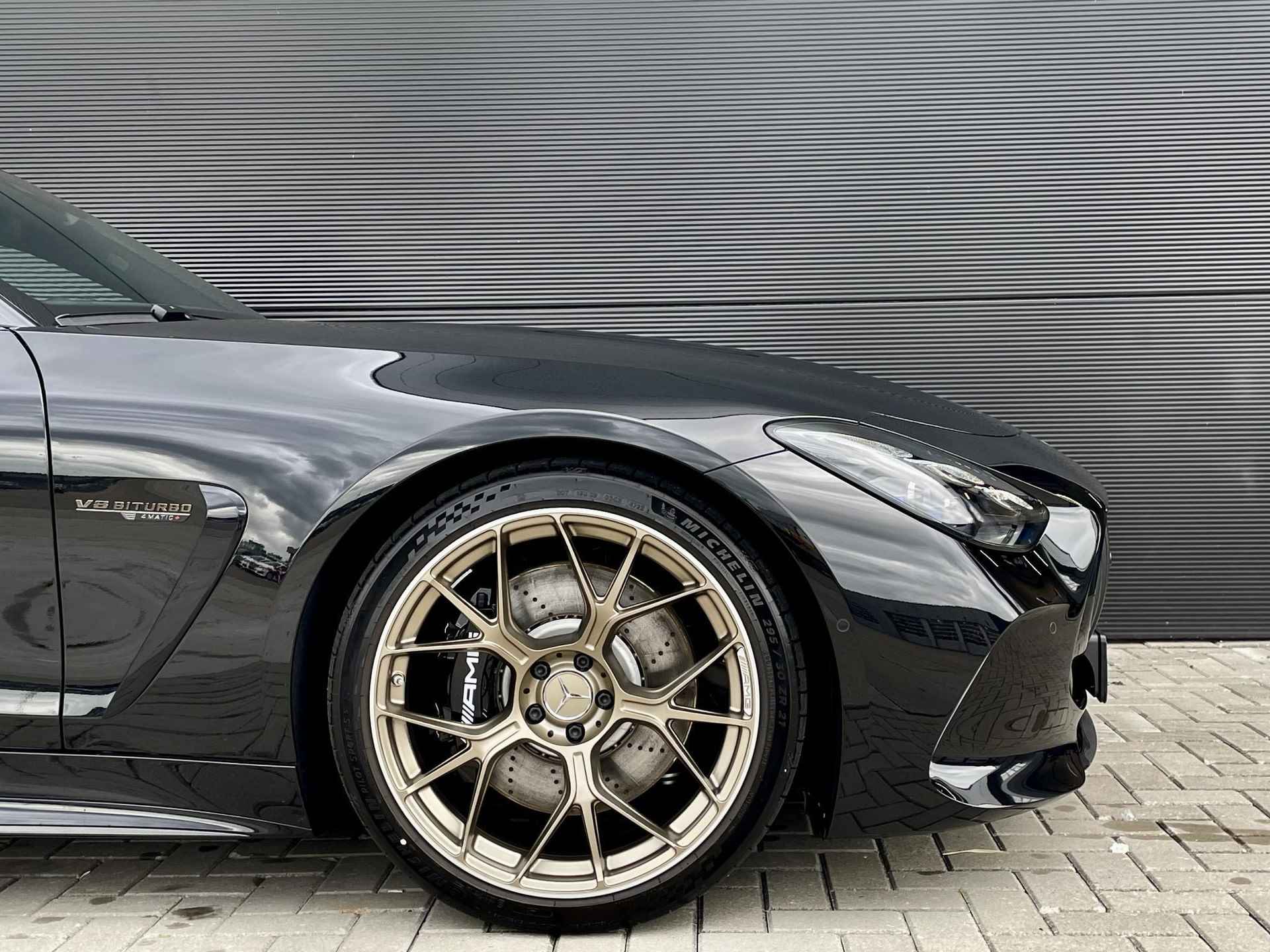 Mercedes-AMG GT 63 4MATIC+ | Premium Plus | AMG Nightpakket II | AMG Carbon Exterieur Pakket | Rijassistentiepakket Plus | AMG Performance Sportstoelen | 2+2 Concept met Neerklapbare Achterbank | Liftsysteem Vooras | Burmester High-End 3D Surround | Sierdelen AMG Carbon - 22/24