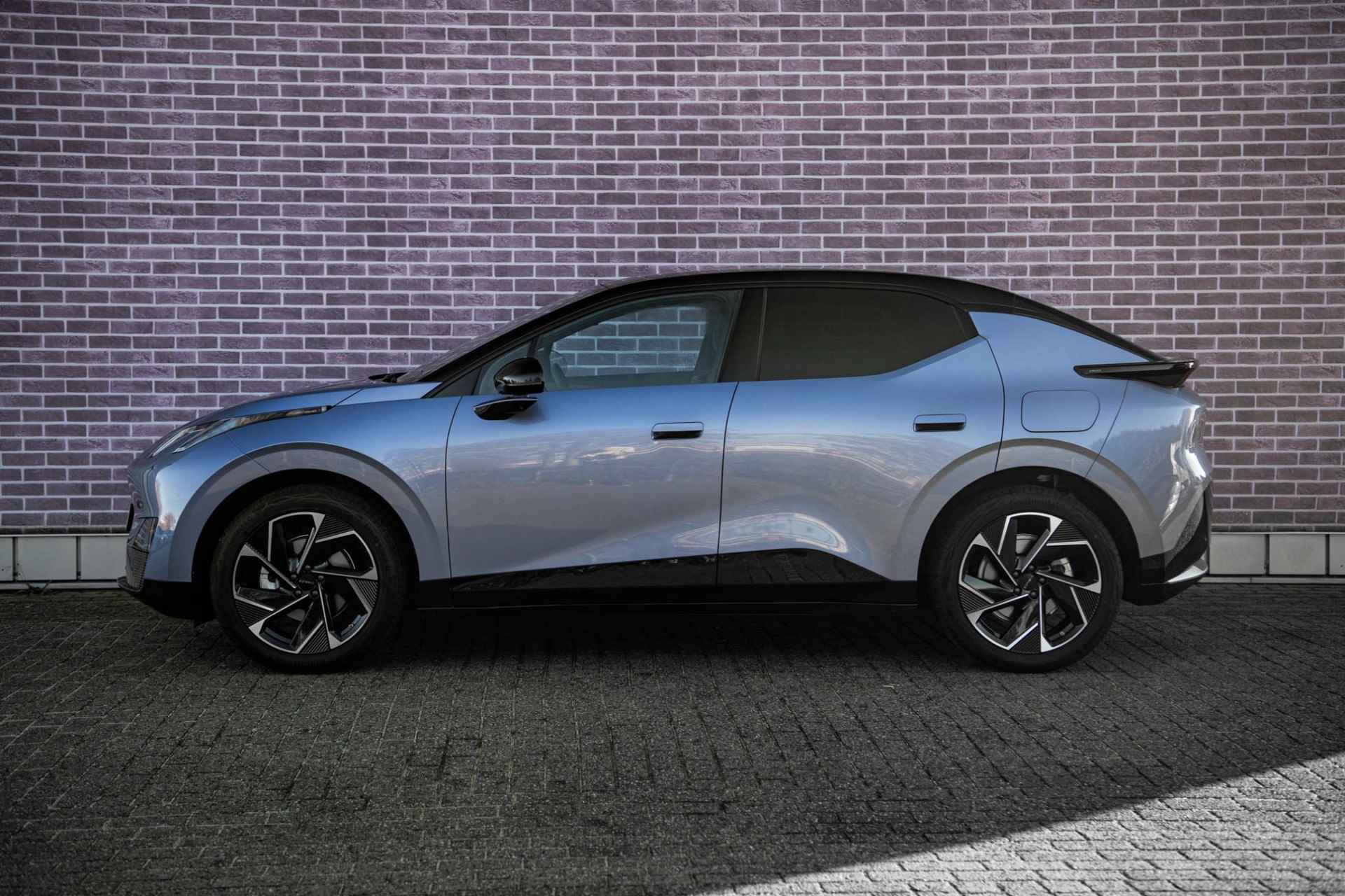 Lynk & Co 02 More 66 kWh | UIT VOORRAAD LEVERBAAR  | COSMIC BLUE - 5/37