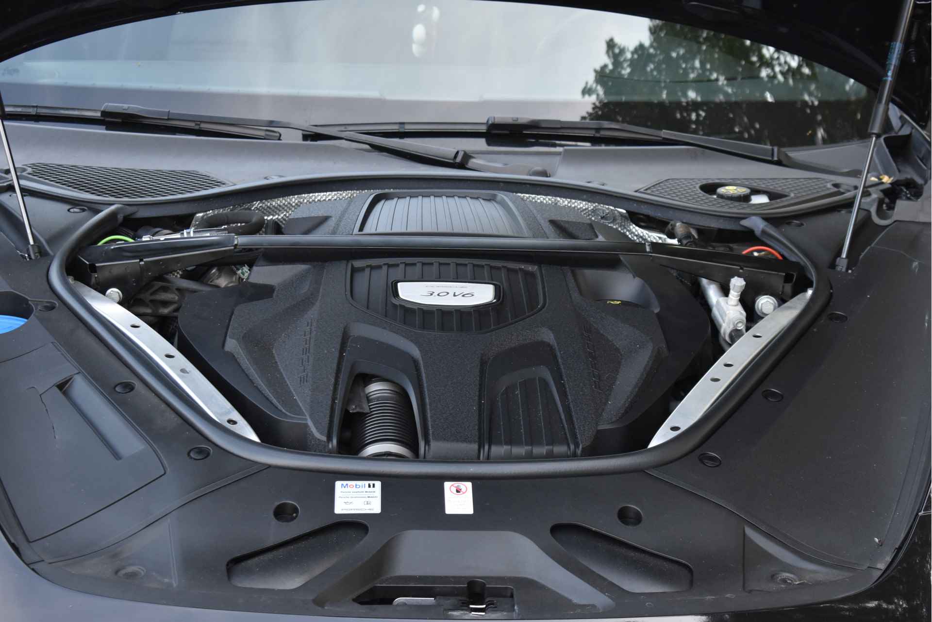 Porsche Panamera 4 Sport Turismo 3.0 | 331 pk | Open dak | Camera | Keyless | Luchtvering | Bose | Full LED | 21" - 26/61