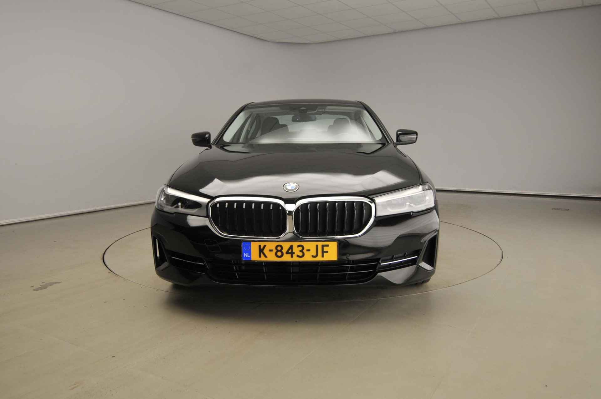 BMW 5 Serie Sedan 520i | LED | Navigatie | trekhaak | Clima | Cruise controle | Chrome line | DAB | Alu 17 inch - 6/40