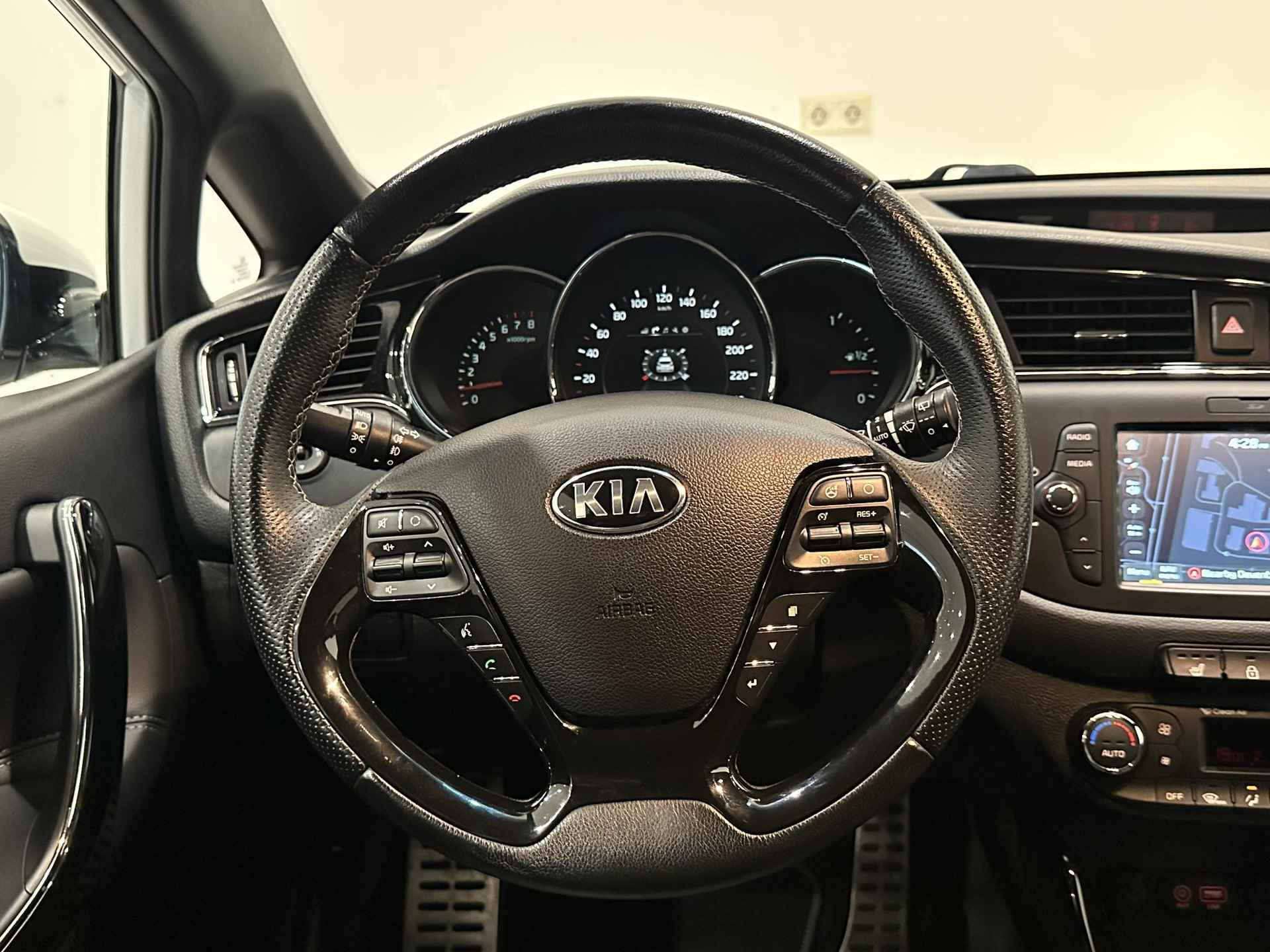 Kia pro_cee'd 1.0 T-GDi GT-Line | Panoramadak | Apple Carplay/Android Auto | Xenon | Navigatie | Climate Control | Cruise Control | Lederen bekleding | Ächteruitrijcamera - 18/34