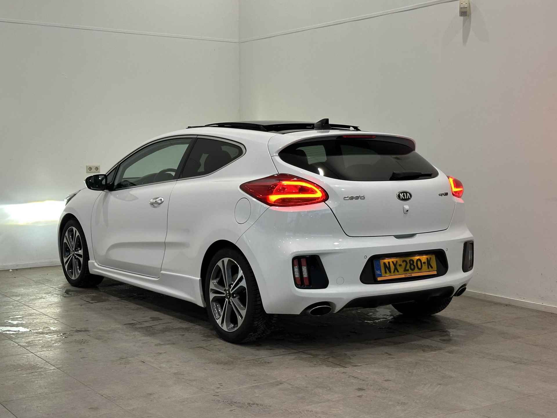 Kia pro_cee'd 1.0 T-GDi GT-Line | Panoramadak | Apple Carplay/Android Auto | Xenon | Navigatie | Climate Control | Cruise Control | Lederen bekleding | Ächteruitrijcamera - 6/34