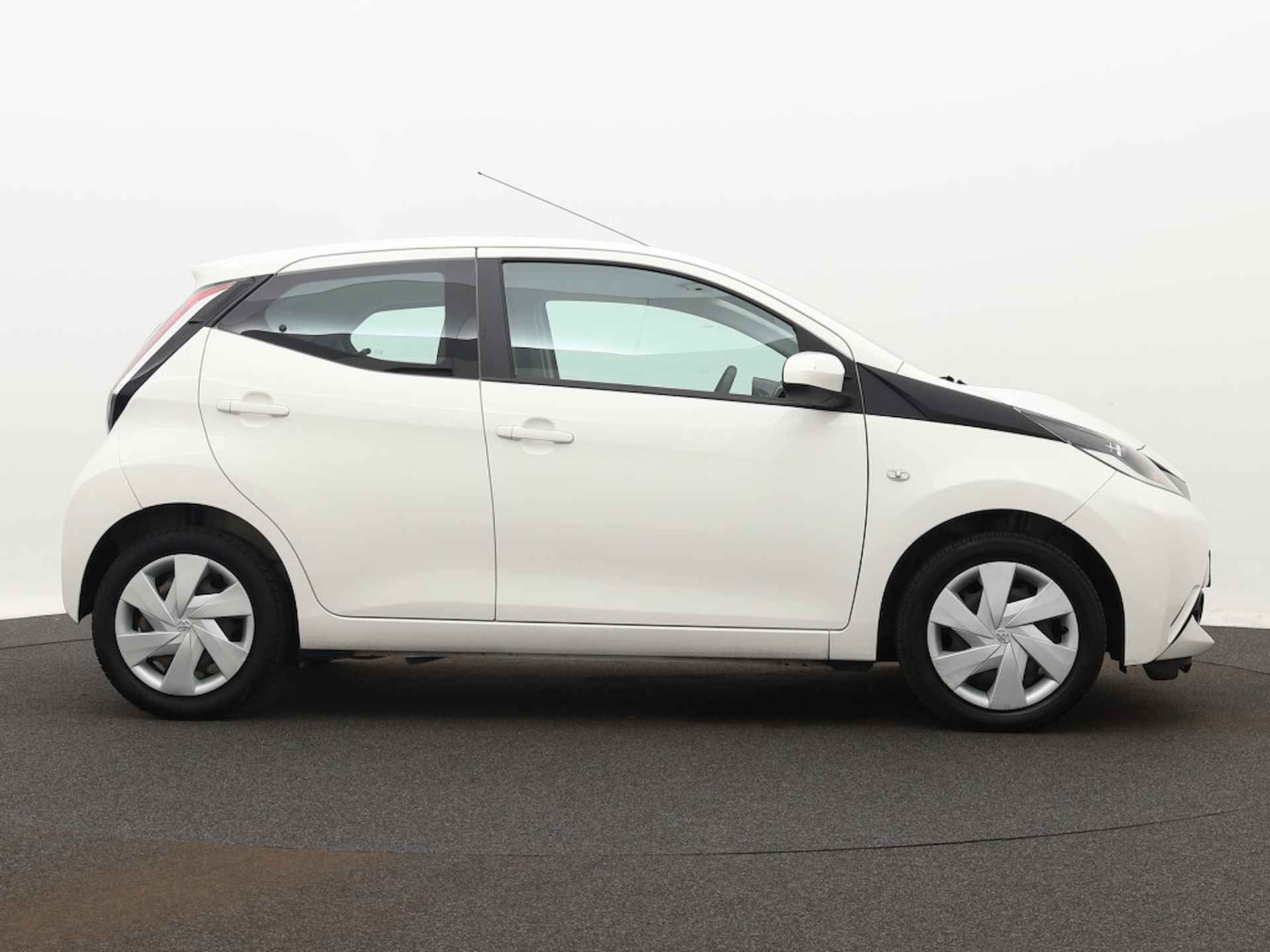 Toyota Aygo 1.0 VVT-i x-play Automaat | Camera | Airco | 07-01-2025 purmerend - 16/38