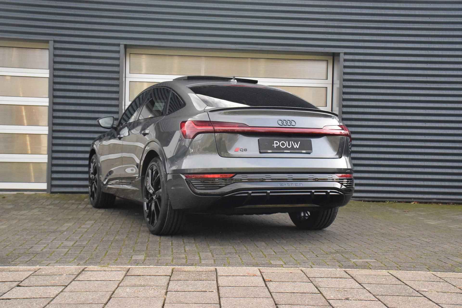 Audi Q8 Sportback e-tron 55 quattro 408pk S Edition Competition 115 kWh | 22" Velgen | Panoramadak - 2/47