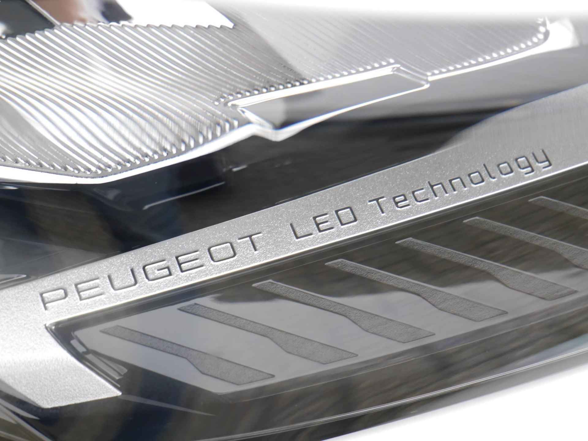 Peugeot 308 1.2 PureTech 110pk Active Pack Business | Parkeersensoren | Draadloze Apple Carplay & Android Auto | Climate Control - 13/51