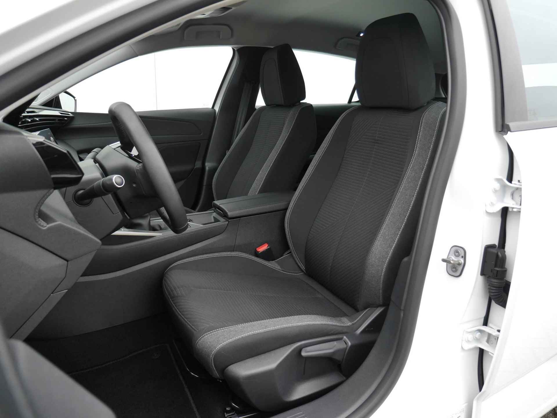 Peugeot 308 1.2 PureTech 110pk Active Pack Business | Parkeersensoren | Draadloze Apple Carplay & Android Auto | Climate Control - 21/51