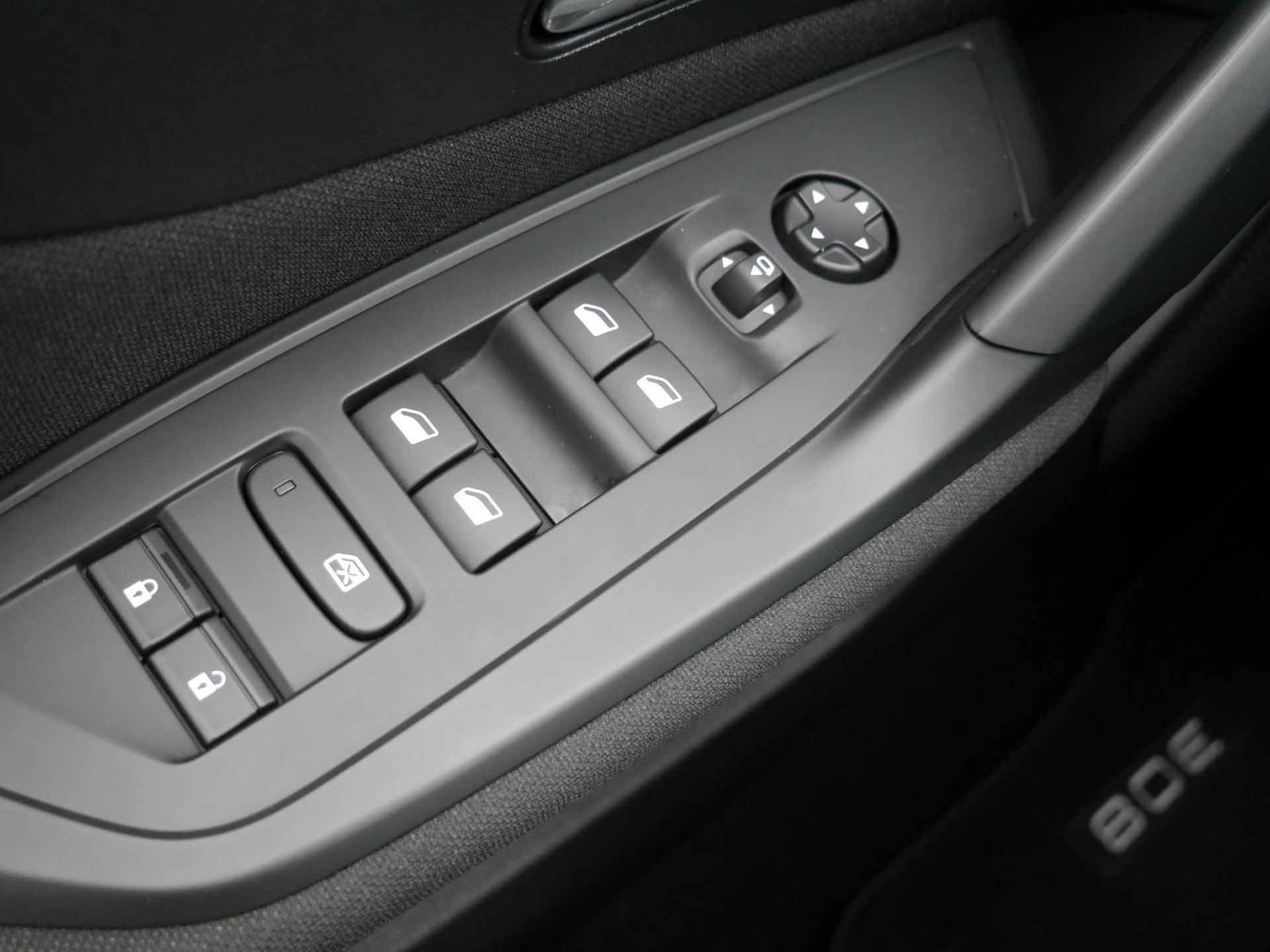 Peugeot 308 1.2 PureTech 110pk Active Pack Business | Parkeersensoren | Draadloze Apple Carplay & Android Auto | Climate Control - 25/51